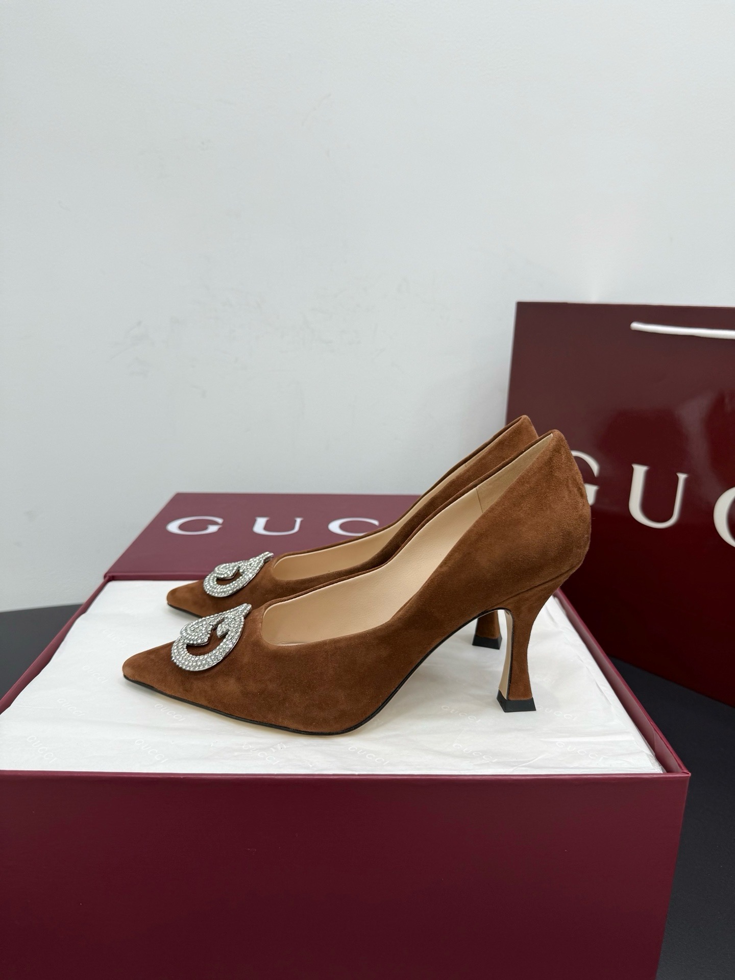 Туфли женские Gucci коричневого цвета