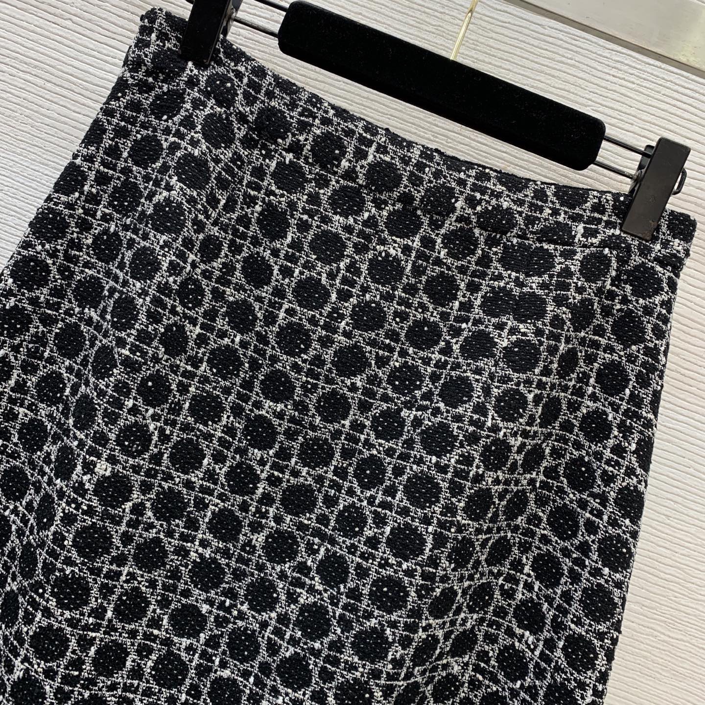 Юбка женская в стиле Dior чёрного цвета с бахромой и А-силуэтом