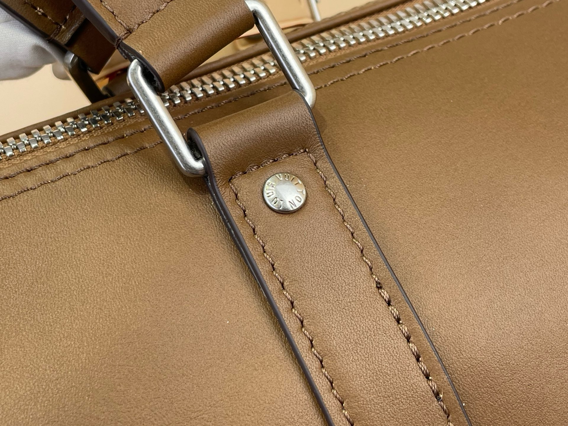 Сумка мужская Louis Vuitton Needle  коричневого цвета