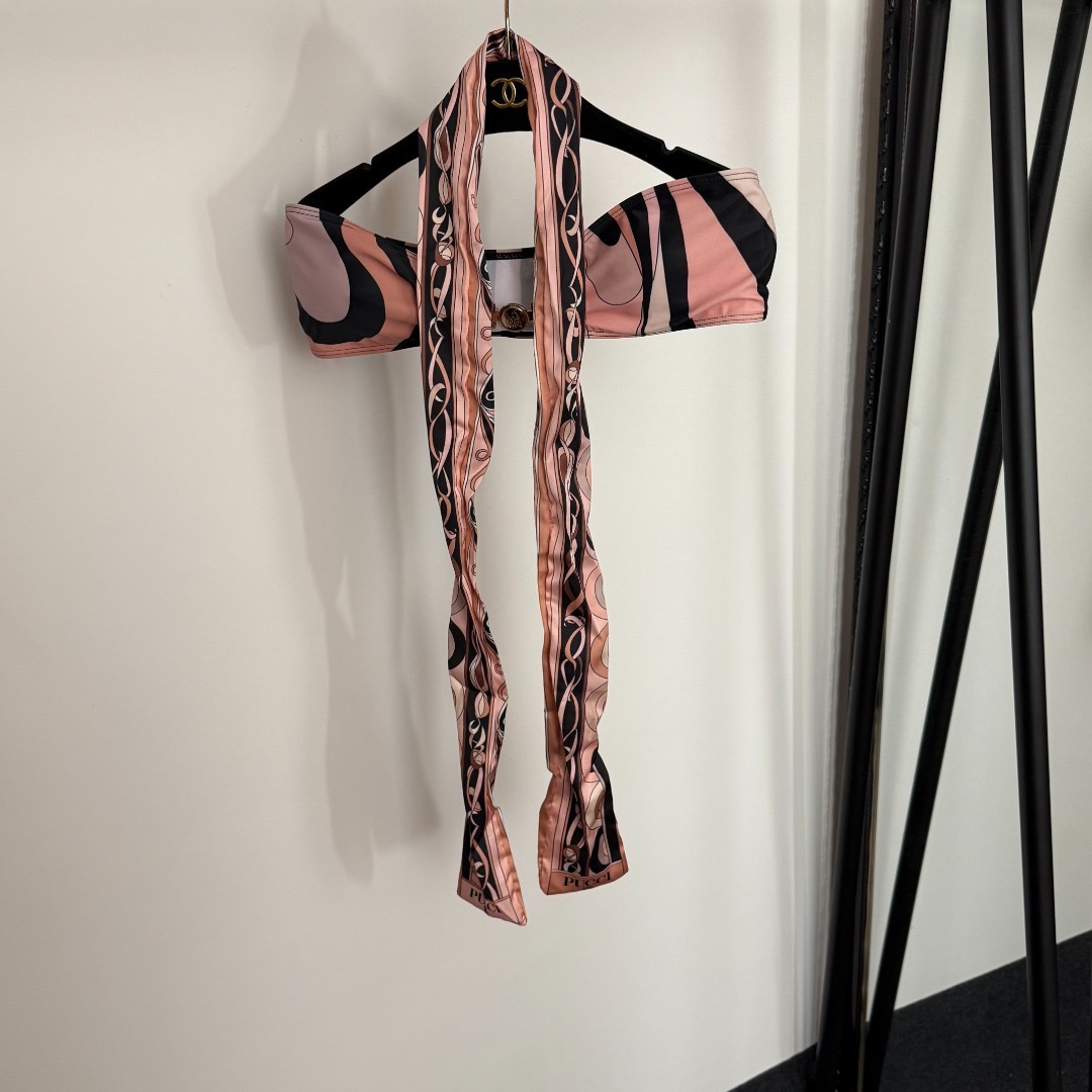 Купальник женский в стиле Emilio Pucci раздельный розового цвета с принтом и платком