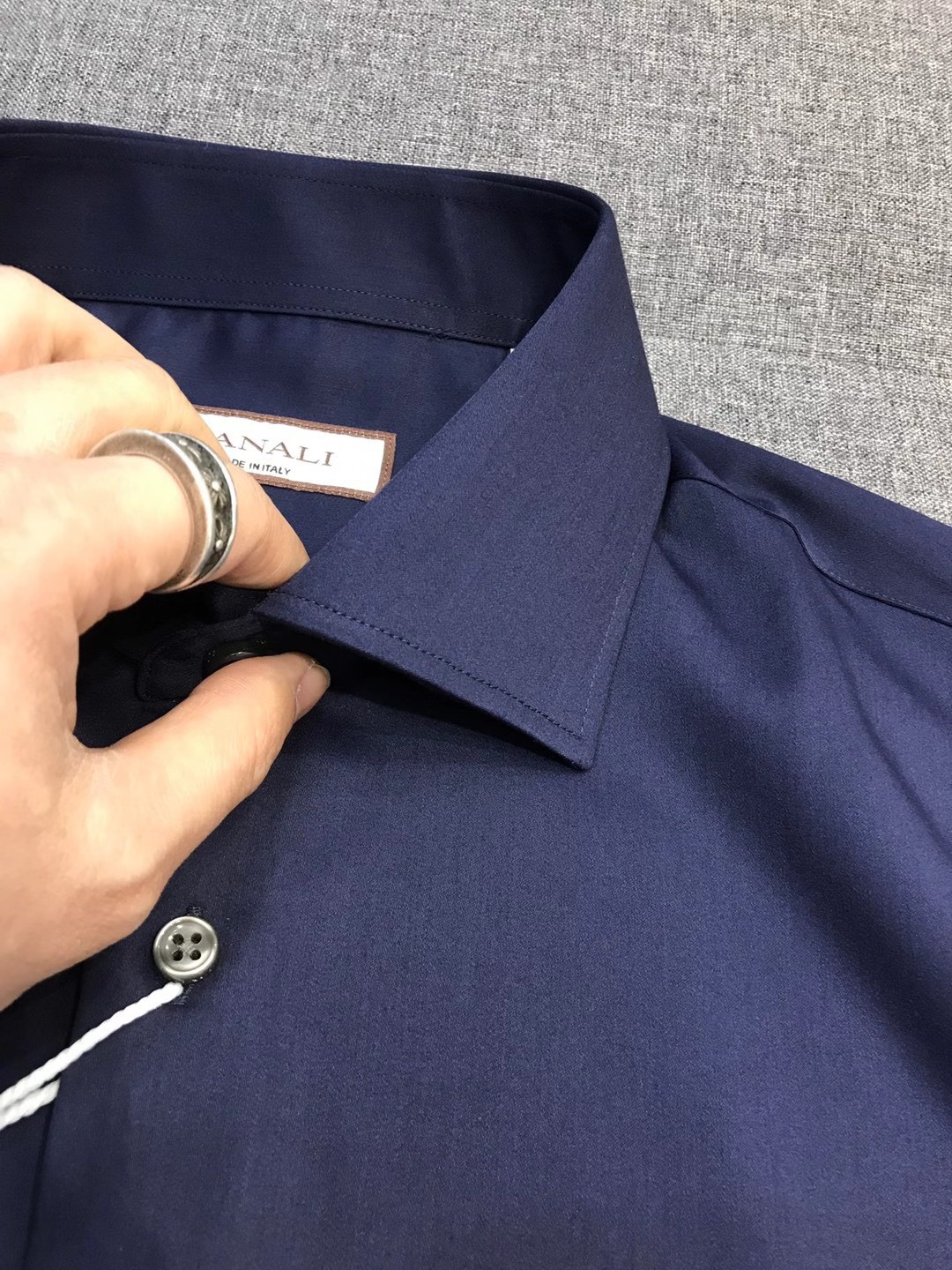 Рубашка мужская в стиле Canali тёмно-синего цвета с длинным рукавом