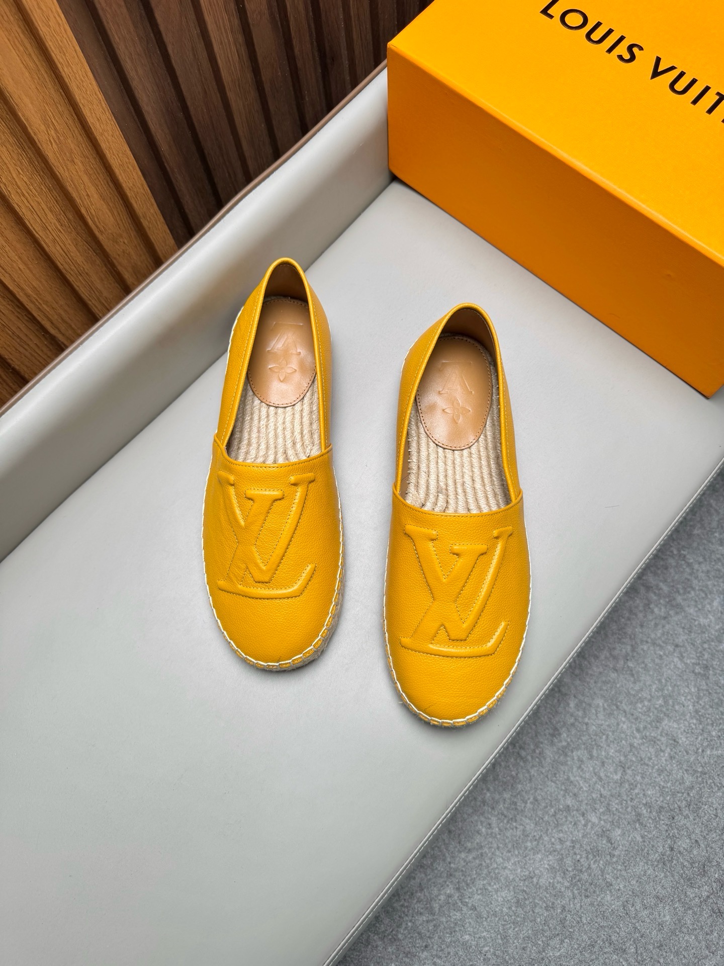 Эспадрильи мужские в стиле Louis Vuitton жёлтого цвета