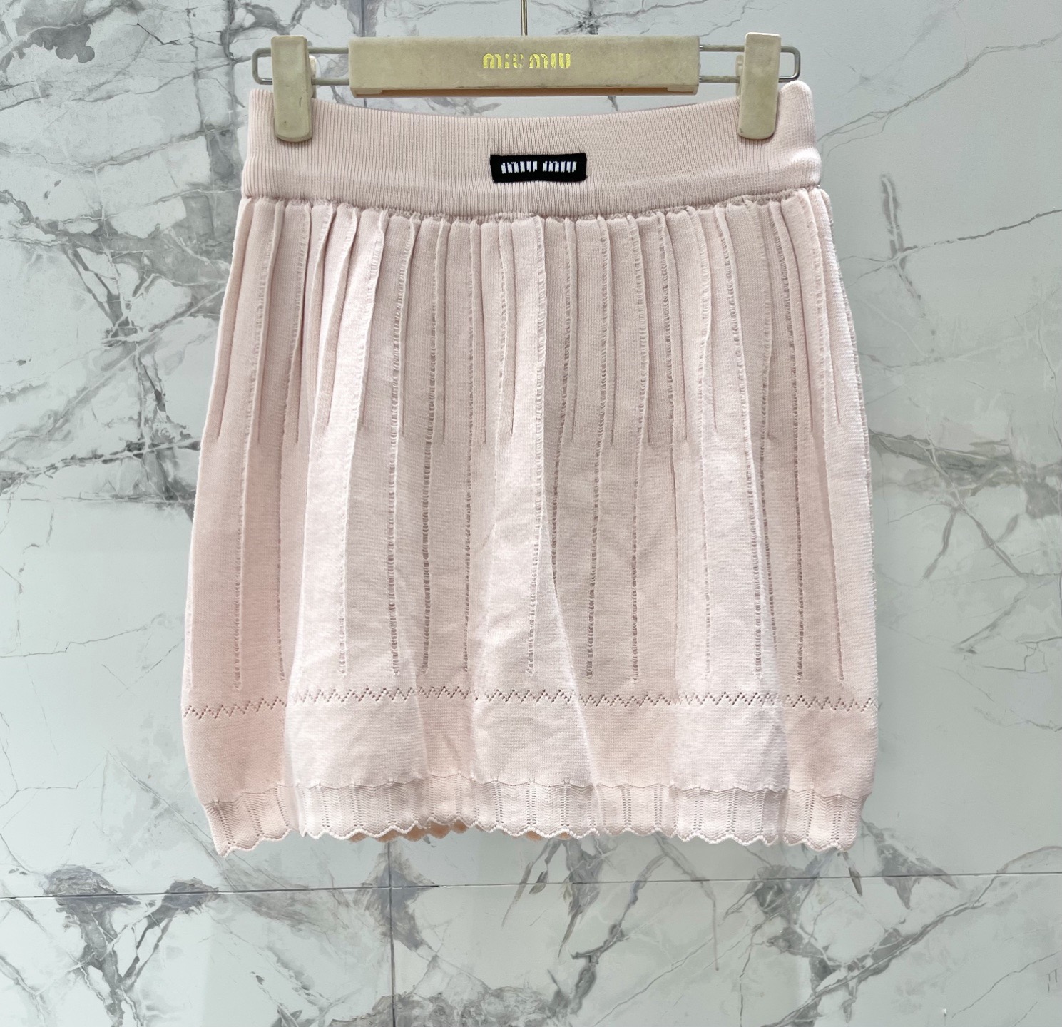 Костюм женский в стиле Miu Miu трикотажный: топ без рукавов и юбка миди плиссированная