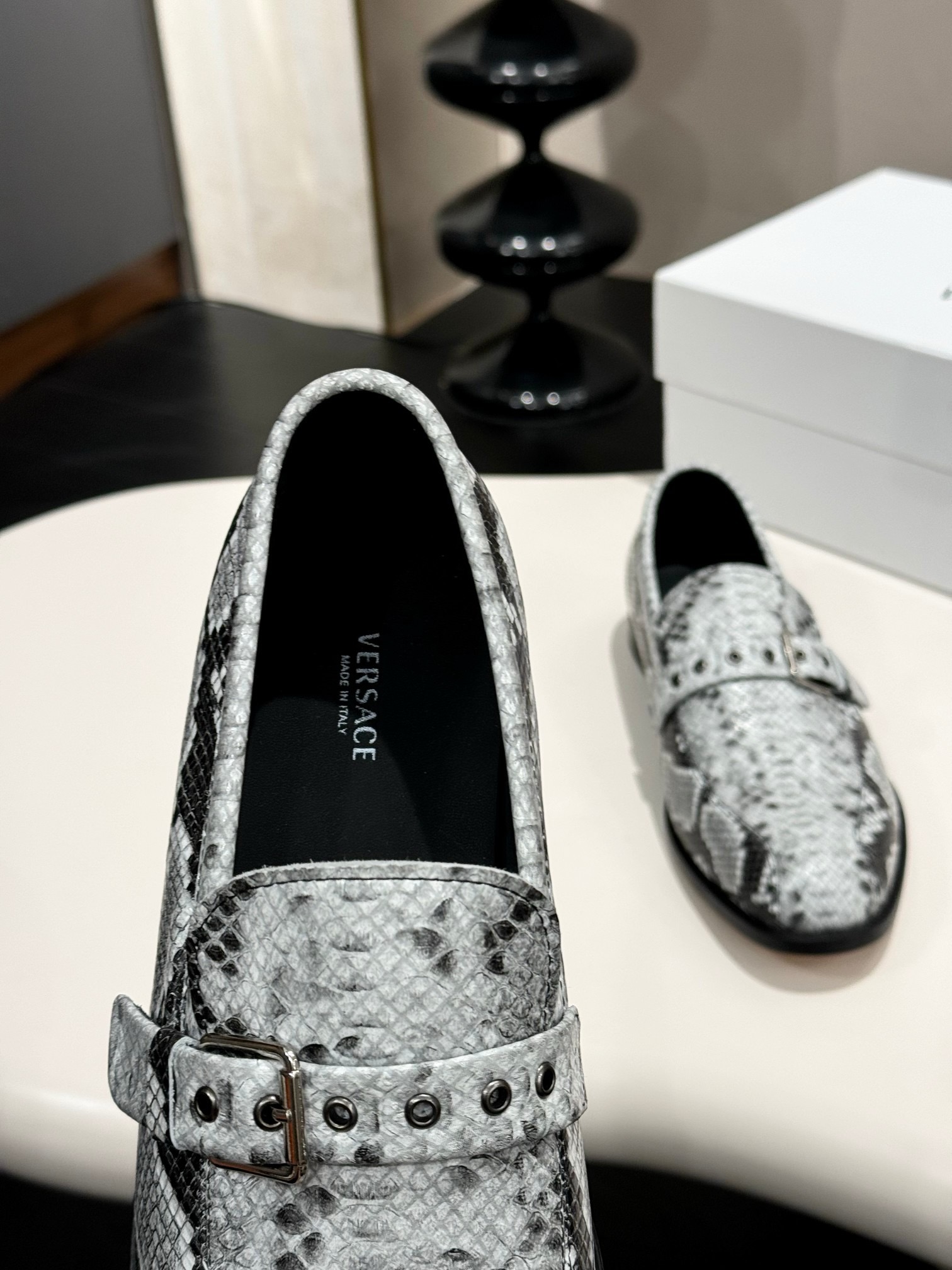 Лоферы мужские Versace Medusa серого цвета