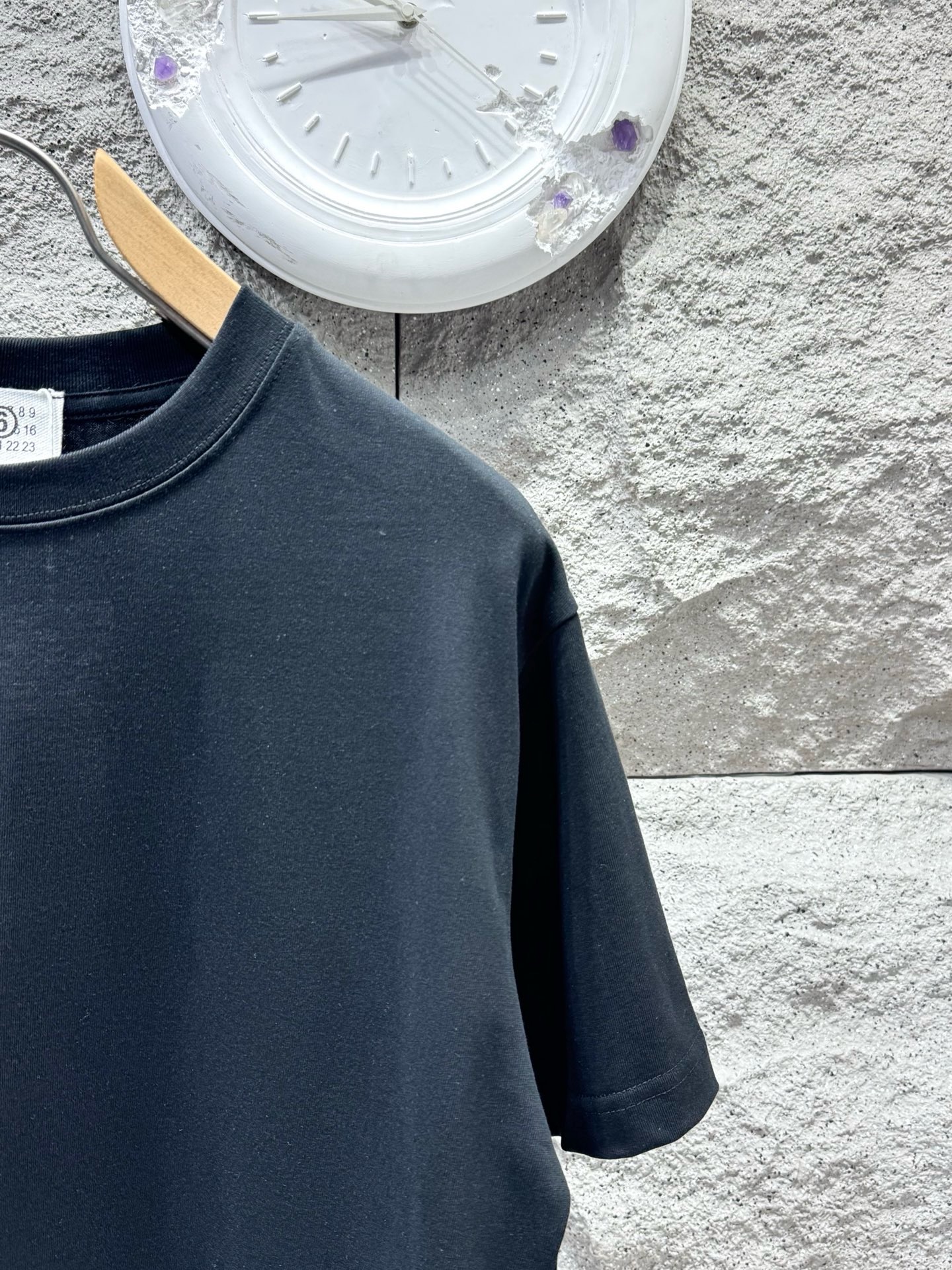 Футболка Maison Margiela MM6 чёрного цвета с принтом Maison 6