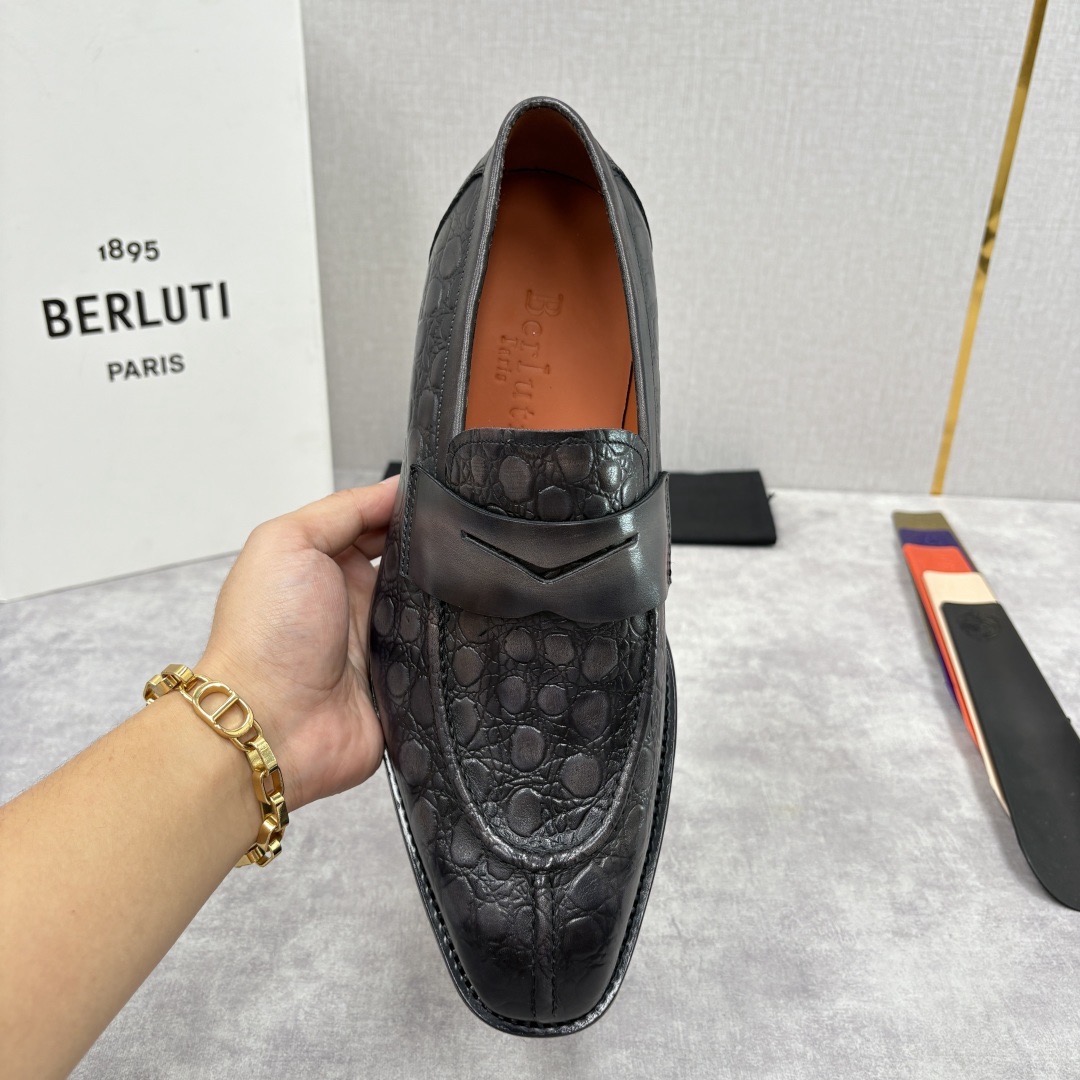 Лоферы мужские в стиле Berluti пенни из натуральной кожи серого цвета