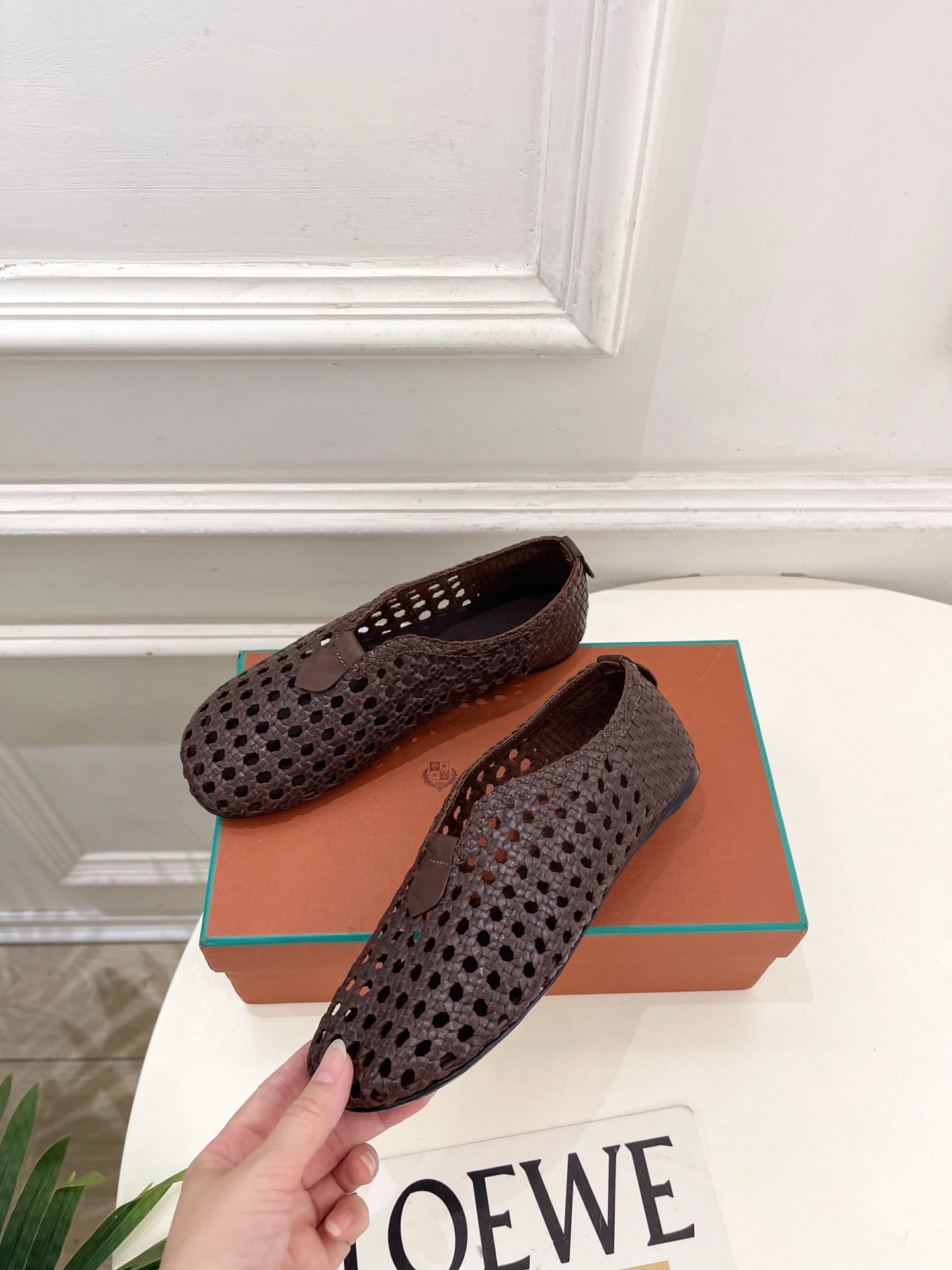 Лоферы женские в стиле Loro Piana графитового цвета