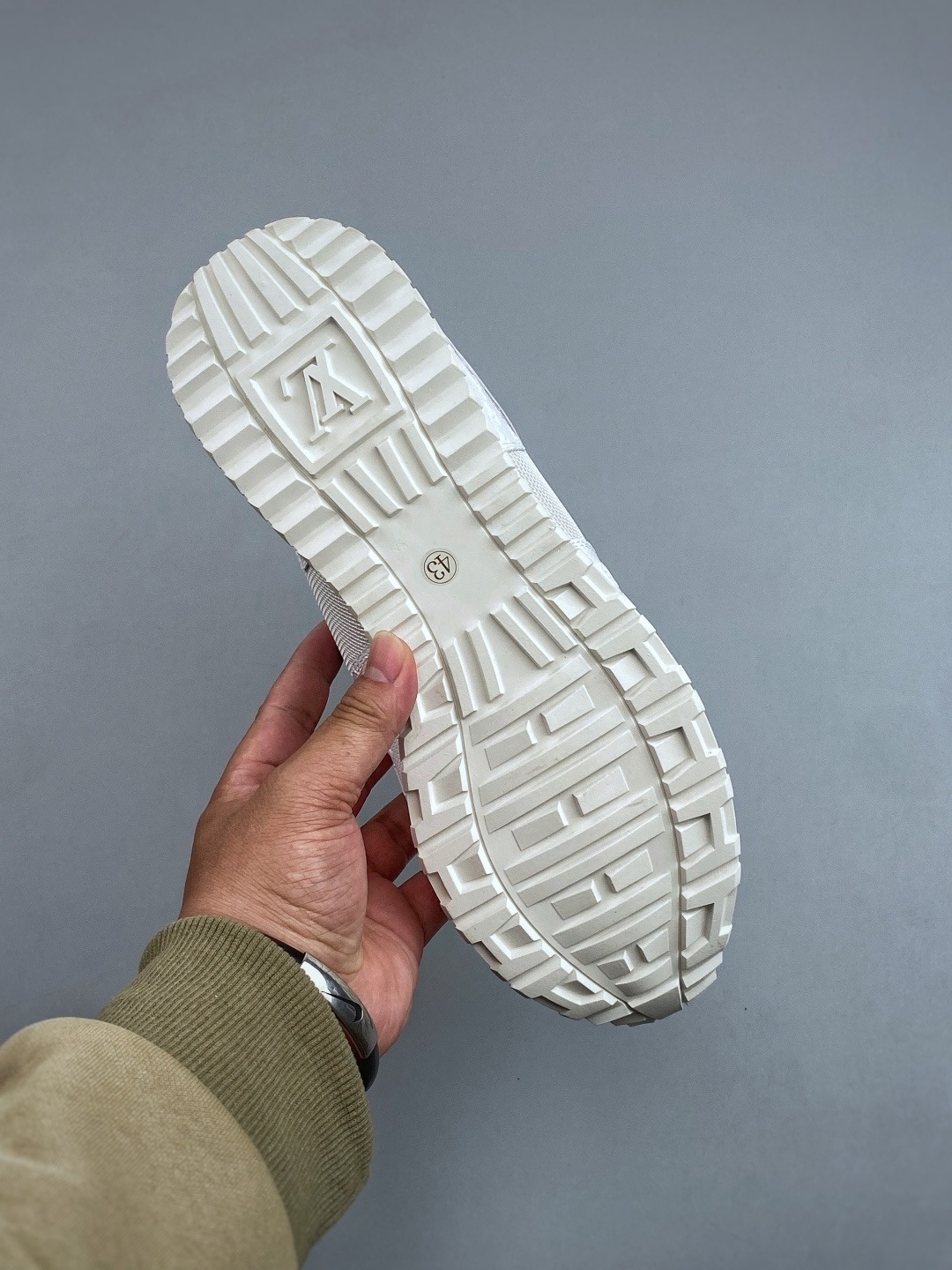 Кроссовки мужские в стиле Louis Vuitton Archlight белого цвета