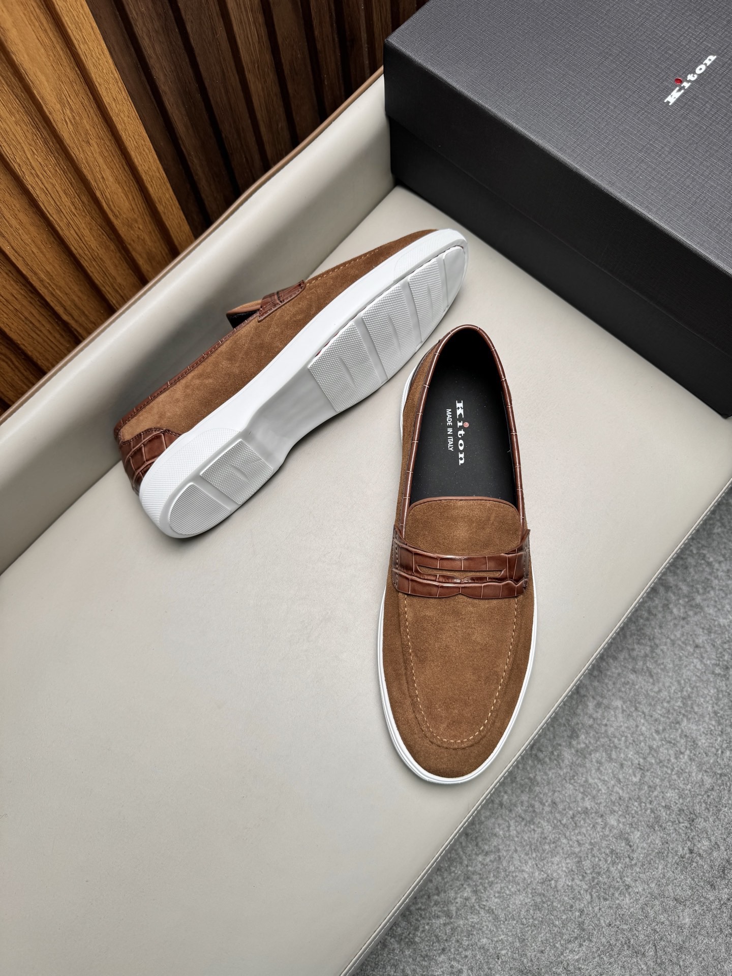 Лоферы мужские в стиле Kiton коричневого цвета
