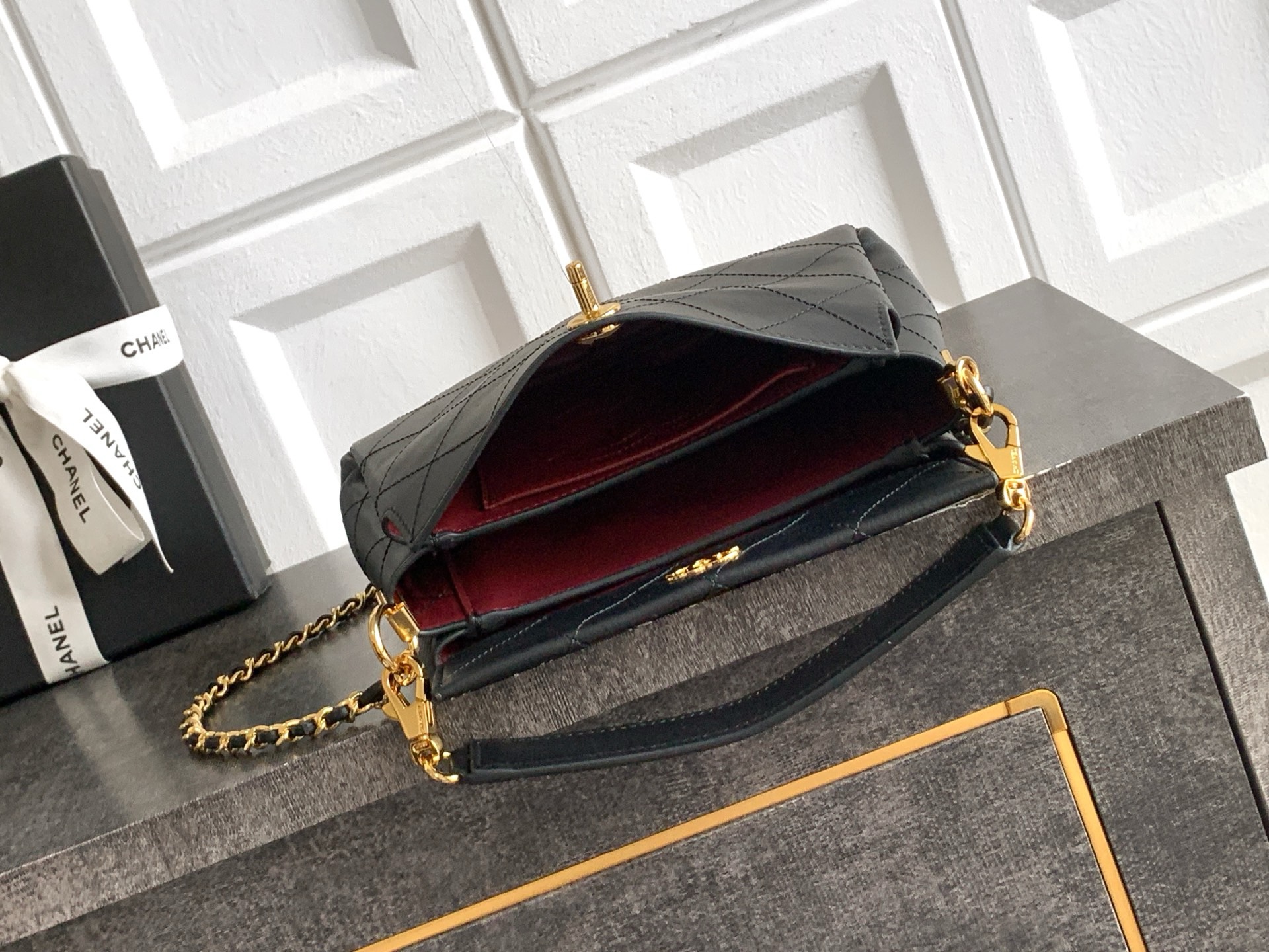 Сумка женская в стиле Chanel Hobo чёрного цвета