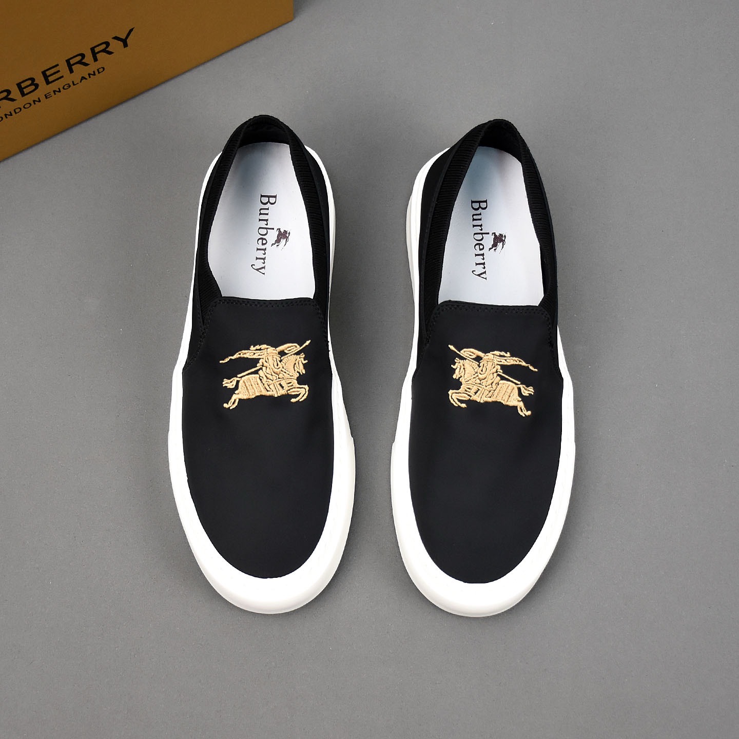 Слипоны мужские в стиле Burberry чёрного цвета