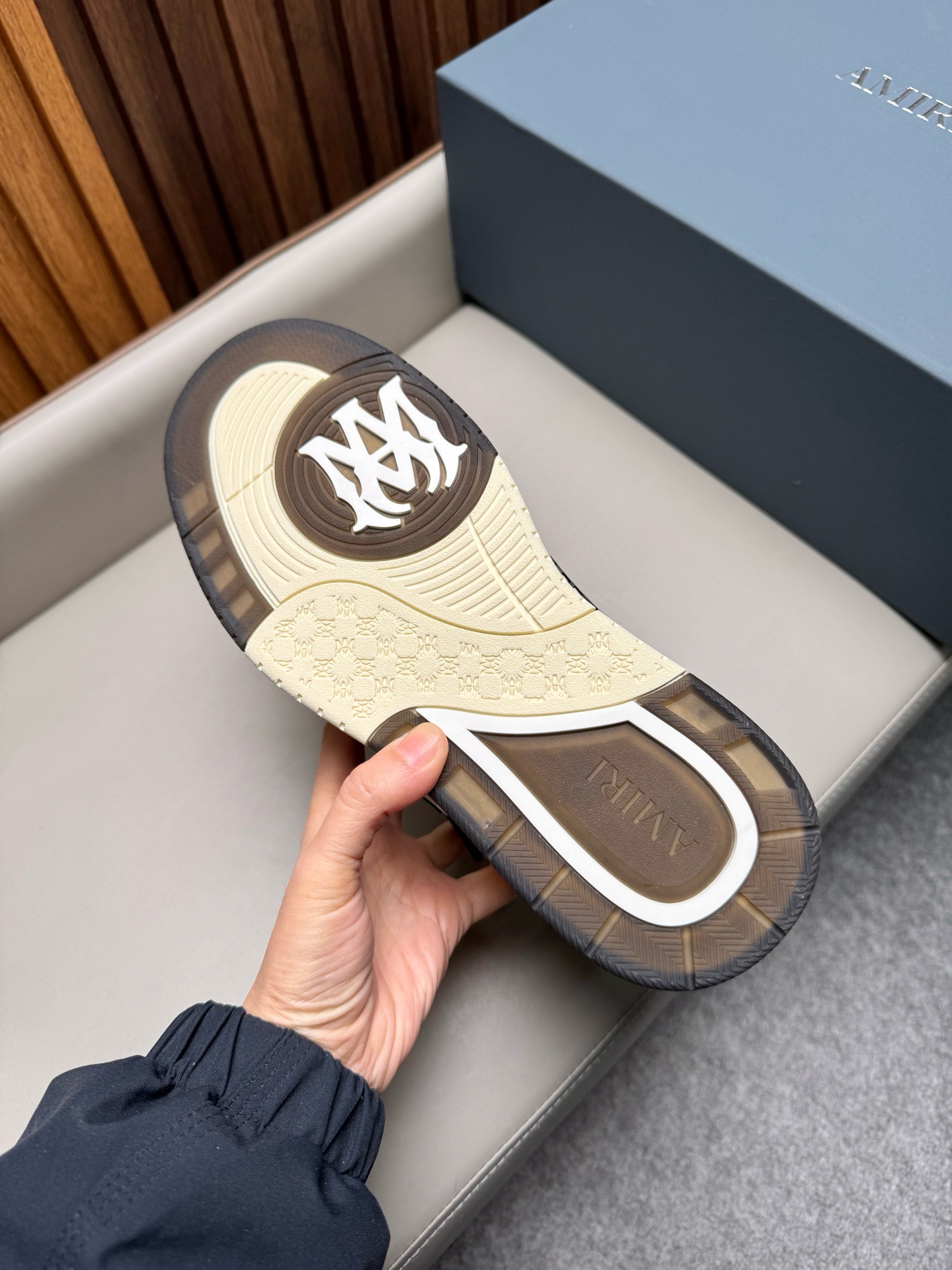 Кроссовки мужские AMIRI бело-чёрного цвета