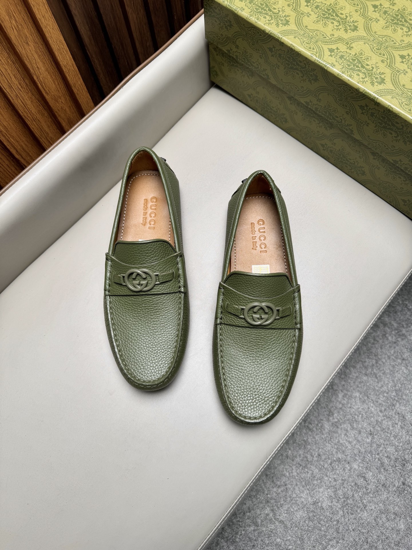 Мокасины мужские в стиле Gucci Driver зеленого цвета