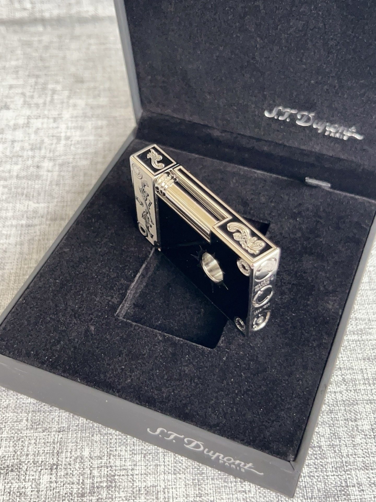Зажигалка в стиле S.T. Dupont (чёрного цвета)