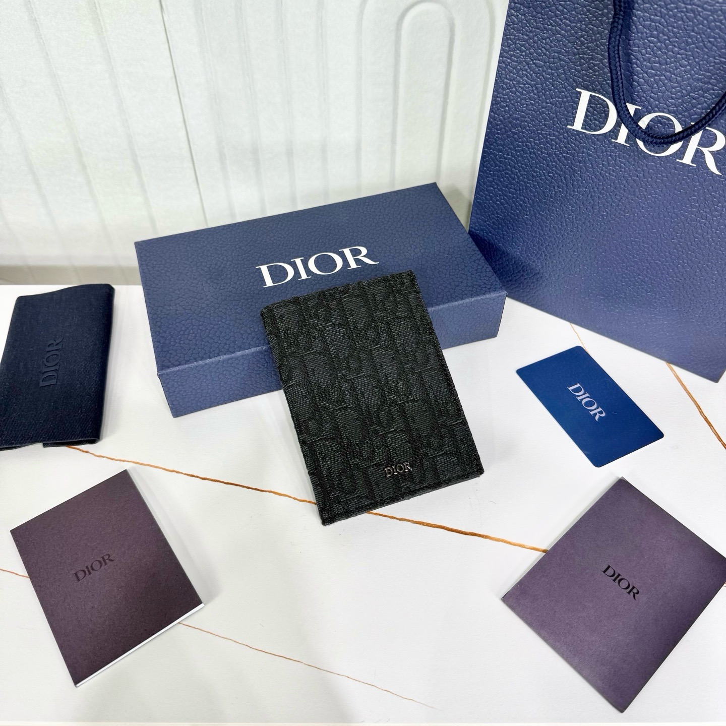 Обложка для паспорта Dior чёрного цвета