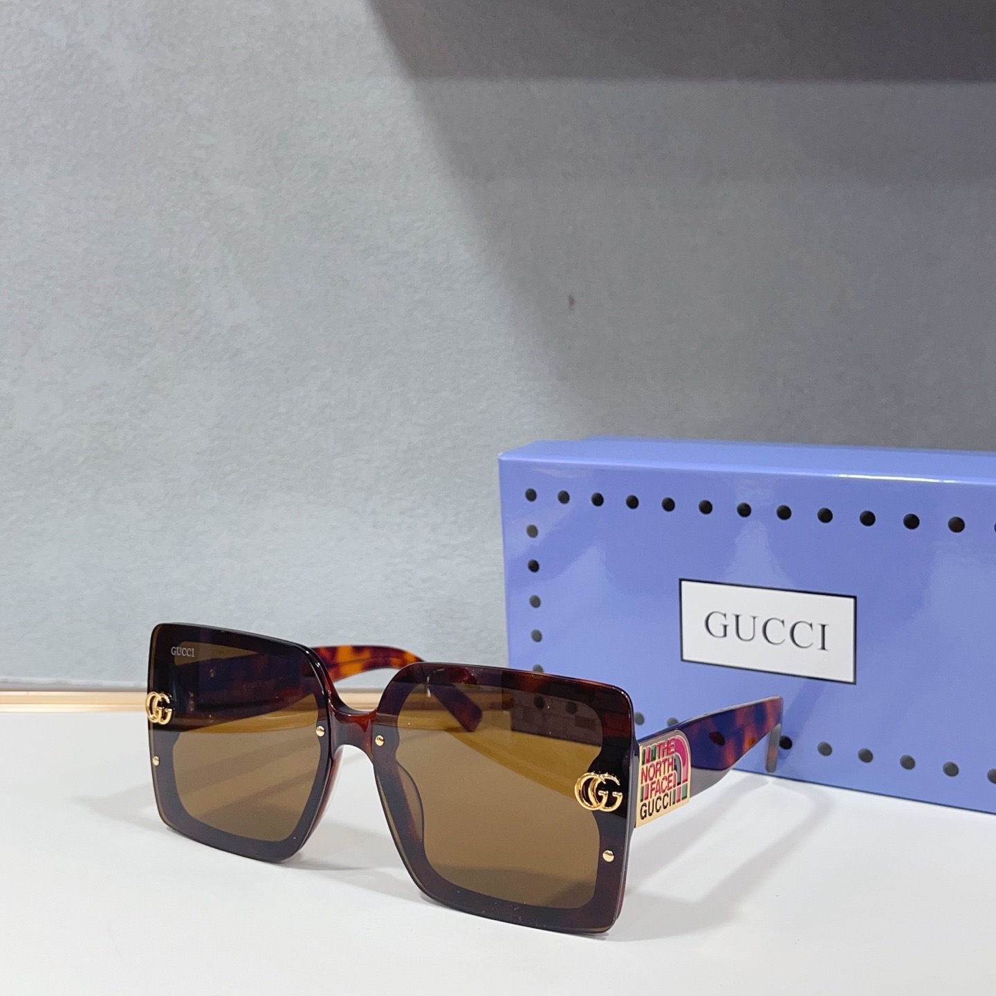 Очки солнцезащитные женские в стиле Gucci