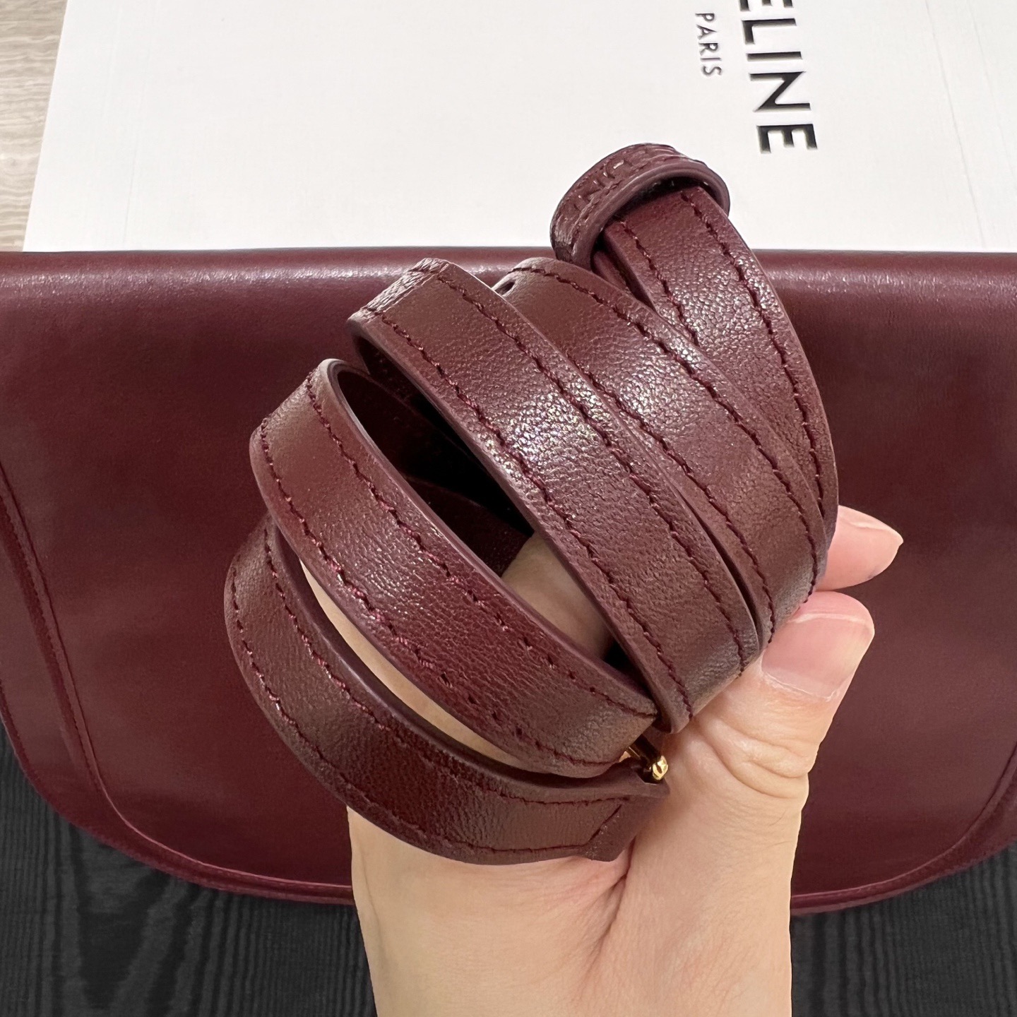 Сумка женская в стиле Celine Soft Triomphe Besace бордового цвета
