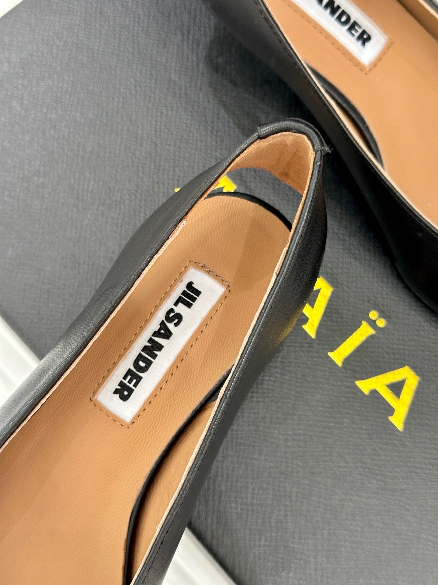 Туфли женские в стиле Jil Sander чёрного цвета