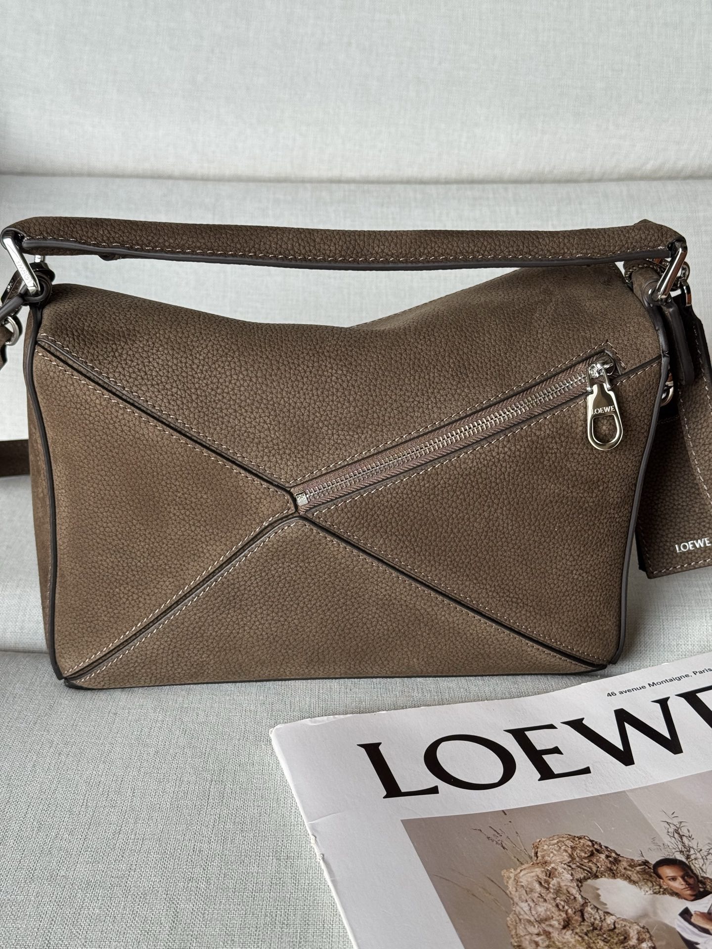 Сумка женская Loewe Featherlight Puzzle Small оливково-зелёного цвета
