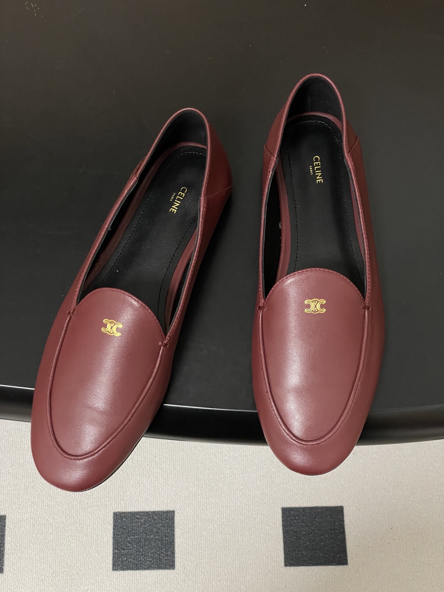 Лоферы женские в стиле Celine бордового цвета
