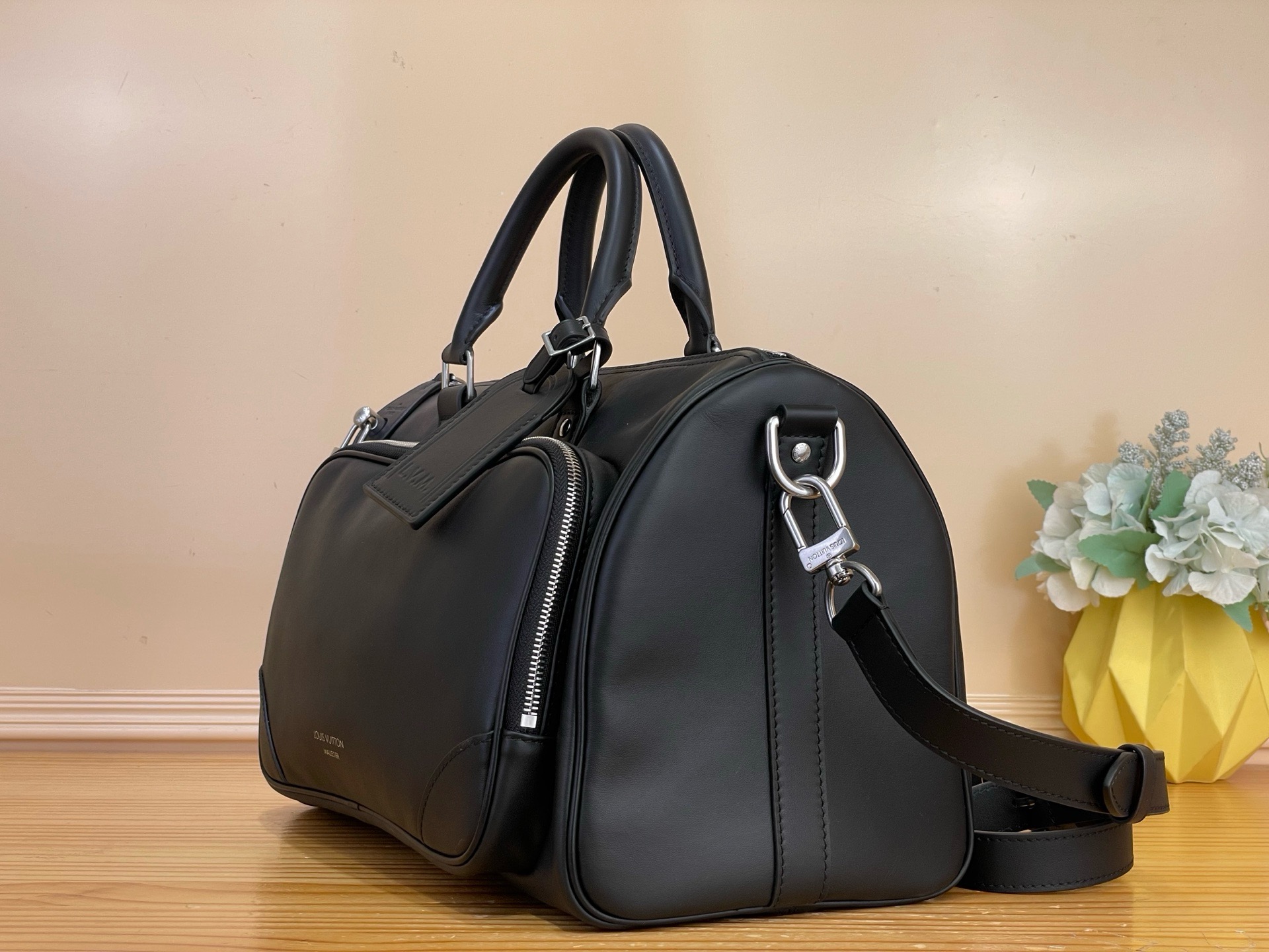 Сумка мужская Louis Vuitton Keepall Cargo Bandoulière 35 чёрного цвета