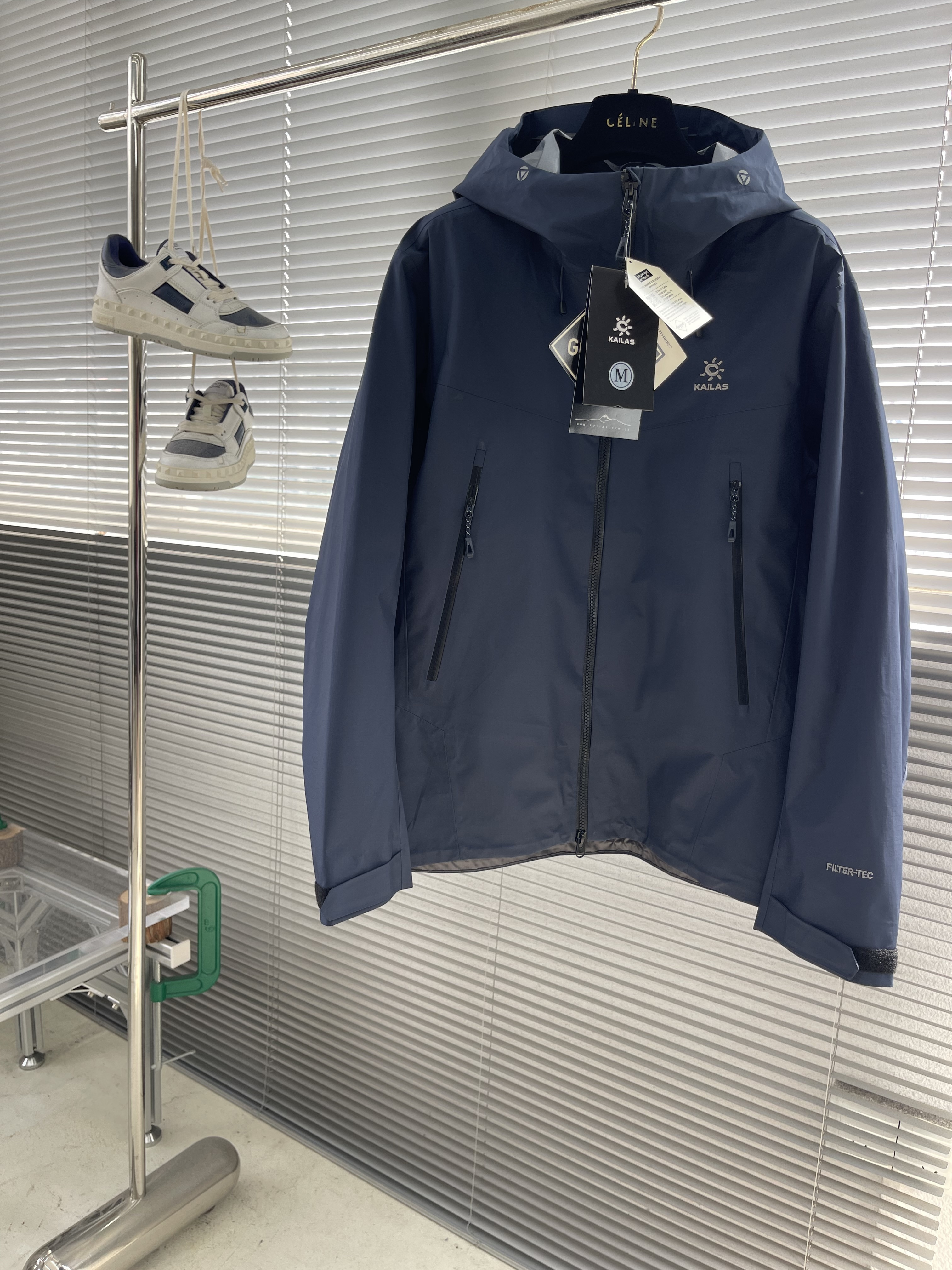 Куртка мужская Kailas softshell с капюшоном тёмно-синего цвета водо- и ветрозащитная