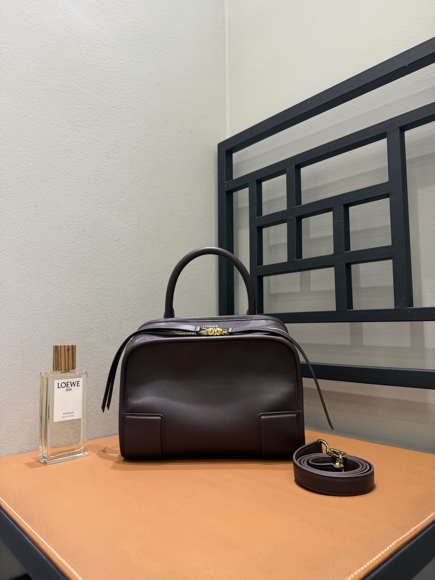 Сумка женская в стиле Loewe Amazona 180 тёмно-коричневого цвета