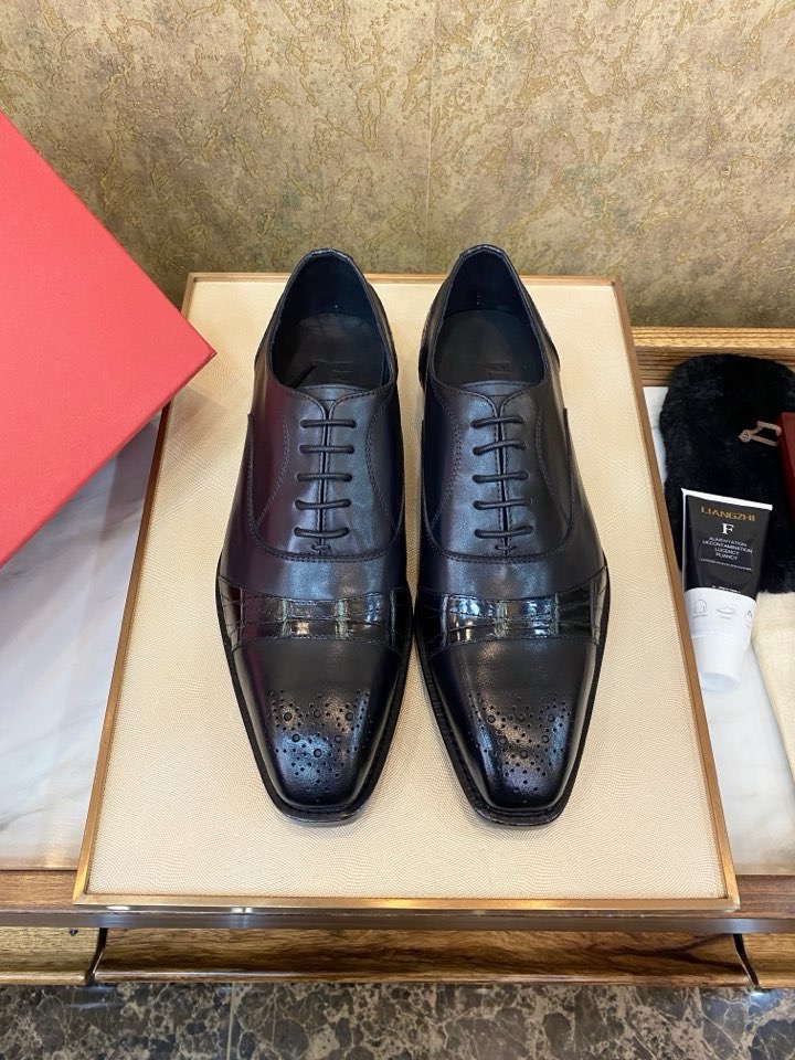 Туфли мужские в стиле Salvatore Ferragamo черного цвета