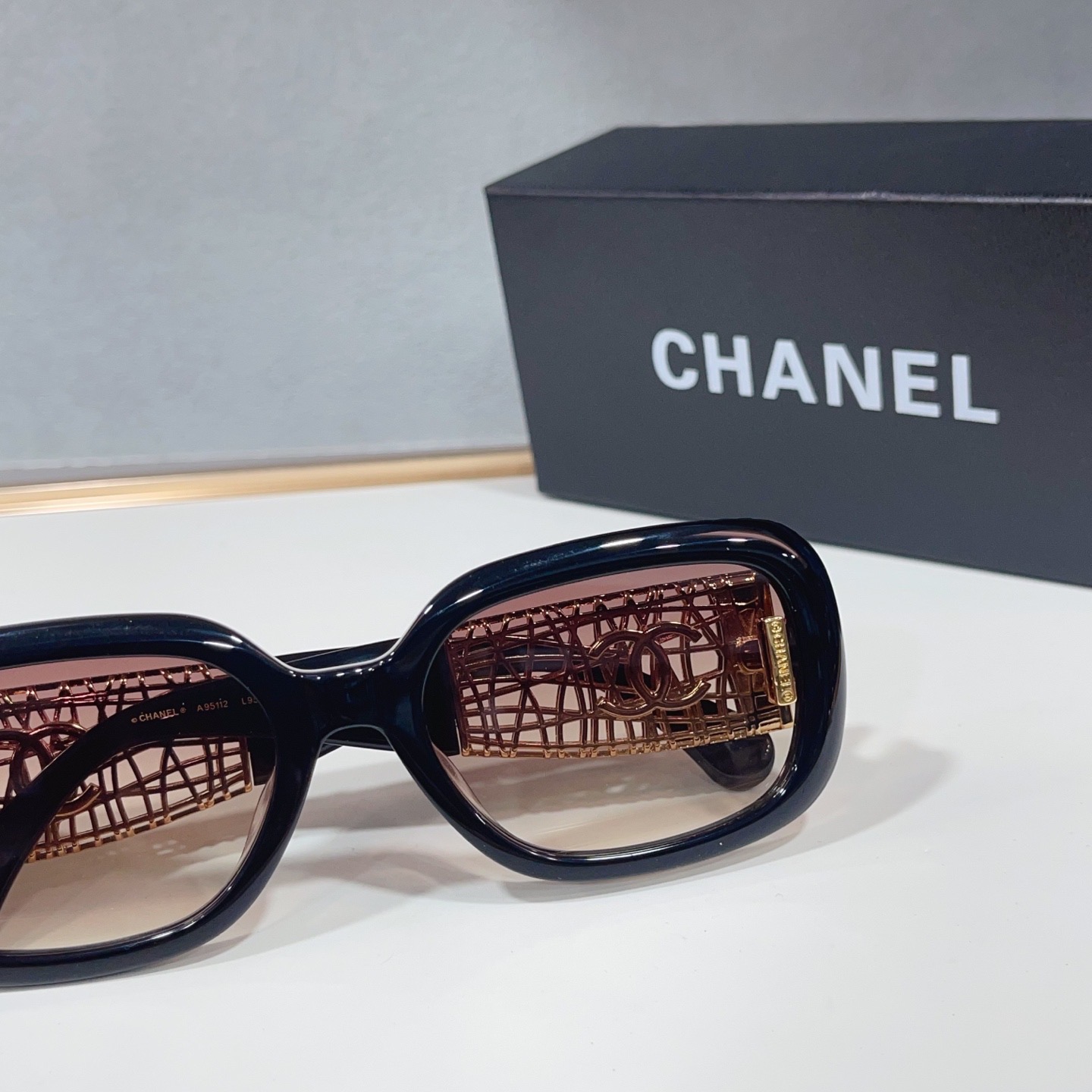 Очки солнцезащитные женские в стиле Chanel