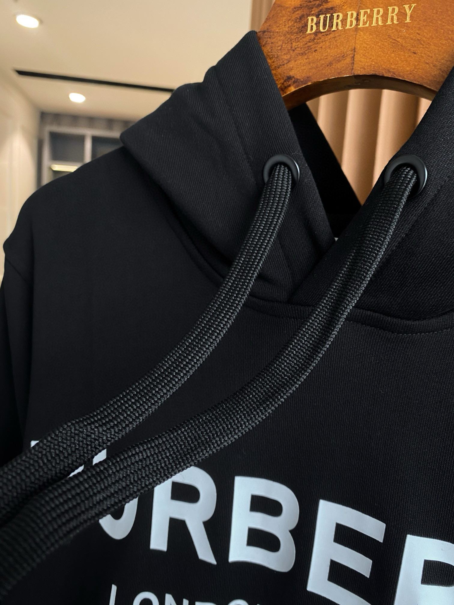 Худи унисекс в стиле Burberry из плотного флиса чёрного цвета