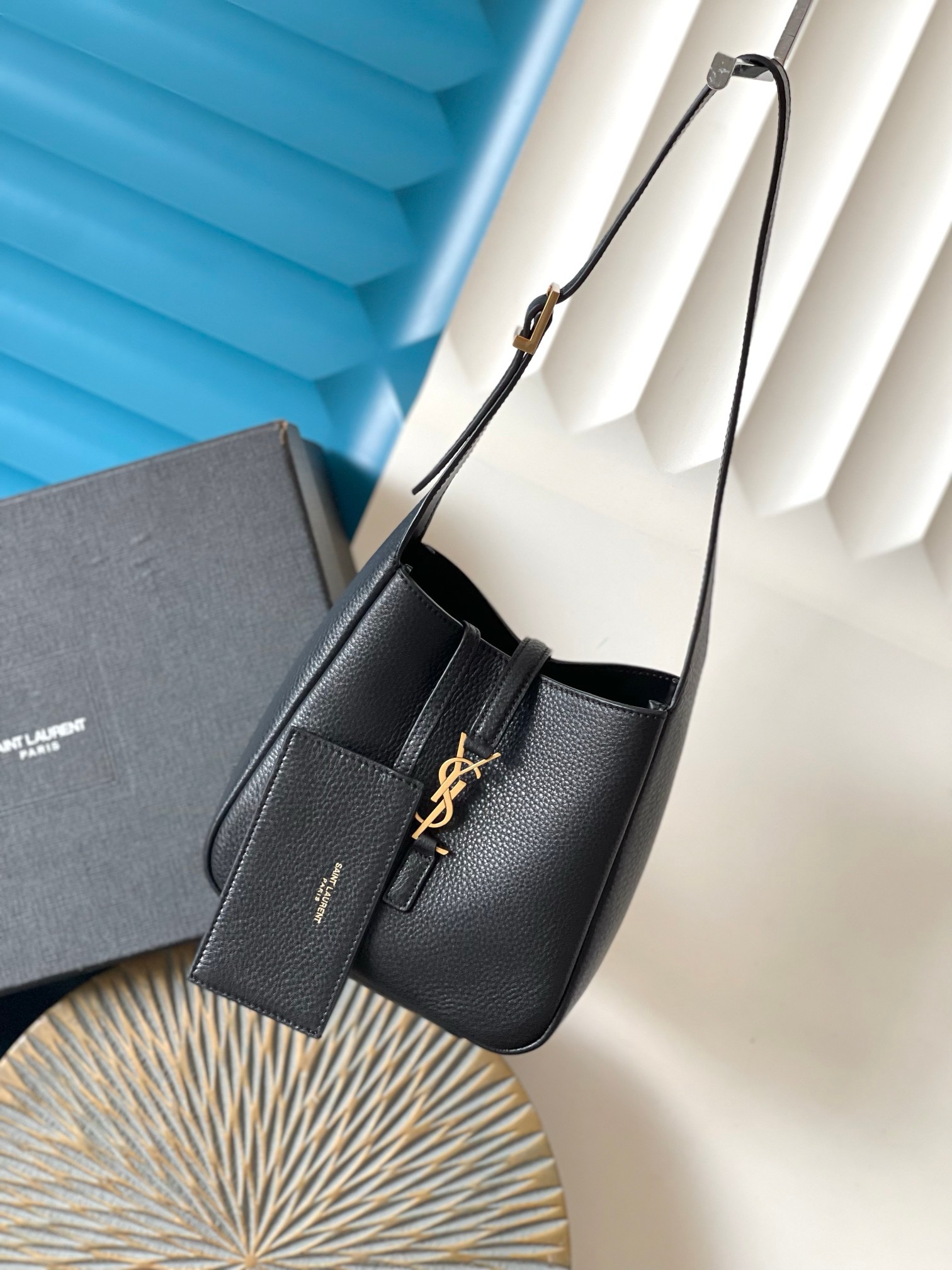 Сумка женская в стиле Saint Laurent Mini Hobo черного цвета