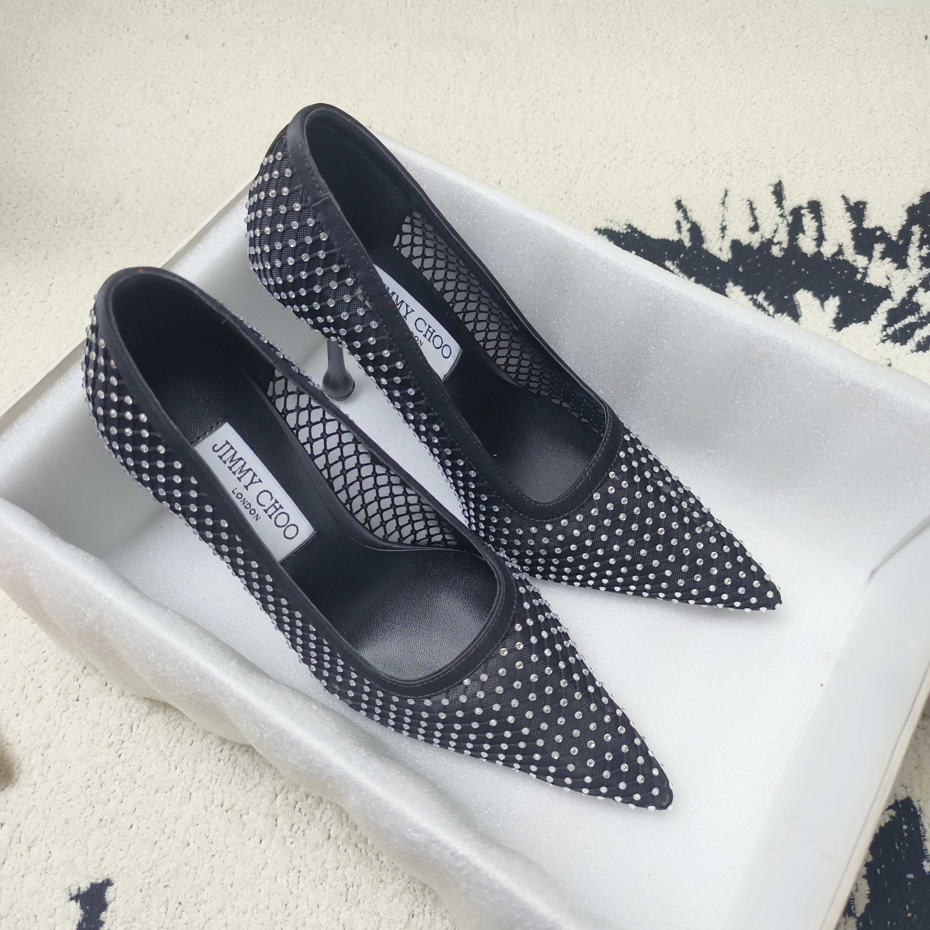 Туфли женские в стиле Jimmy Choo из текстиля с кристаллами черного цвета
