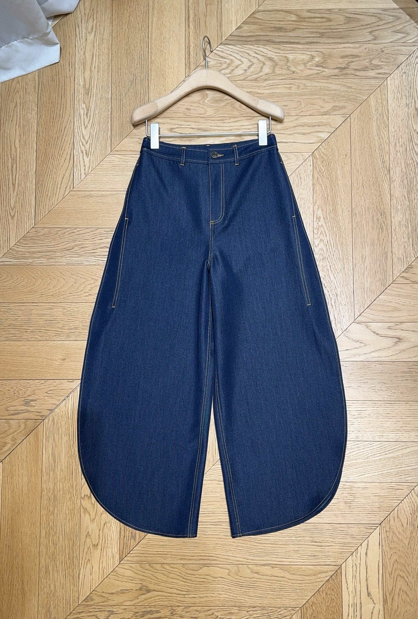 Брюки женские в стиле CinqàSept  из денима синего цвета широкого кроя