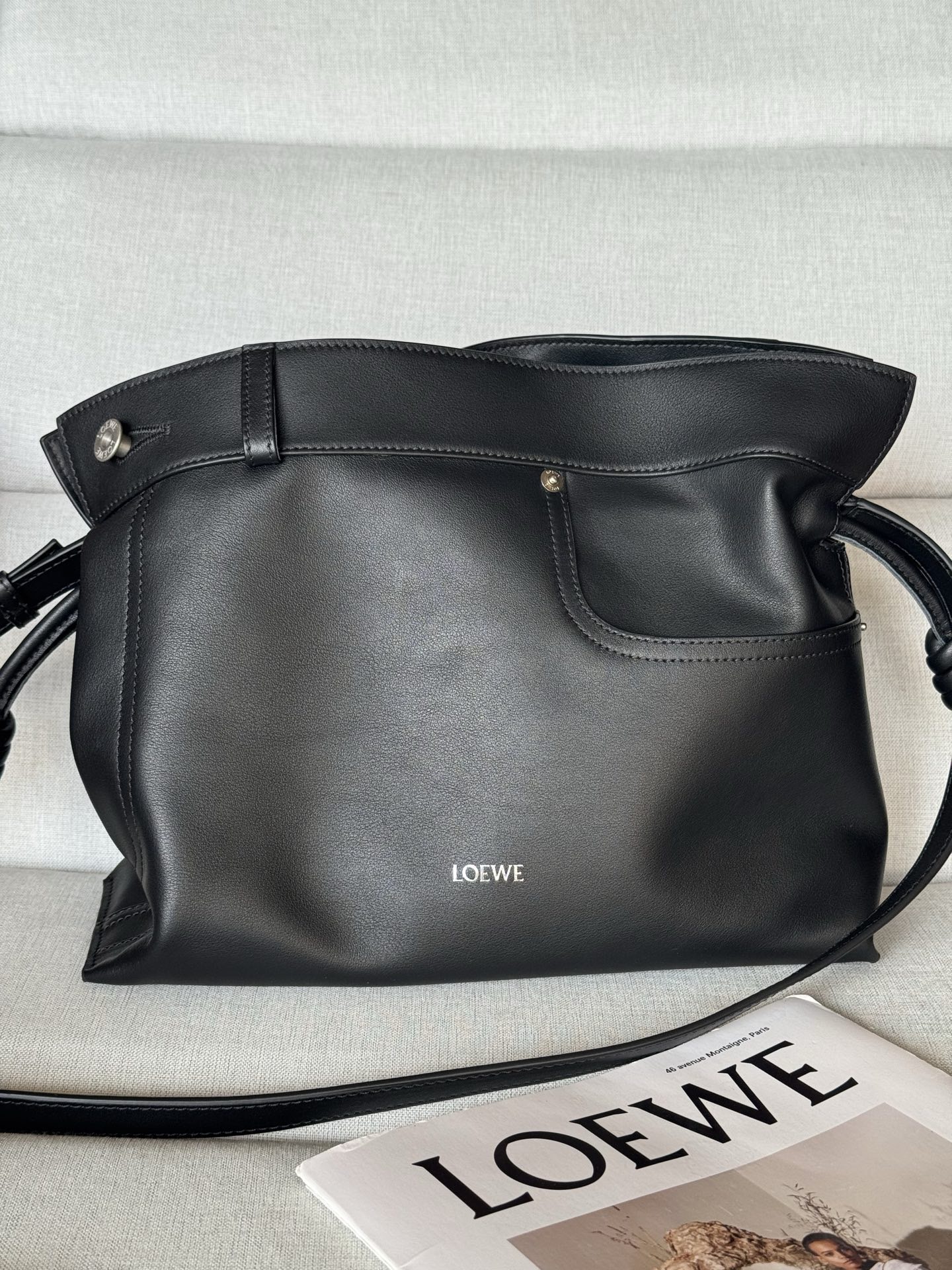 Сумка женская в стиле Loewe Flamenco Medium чёрного цвета
