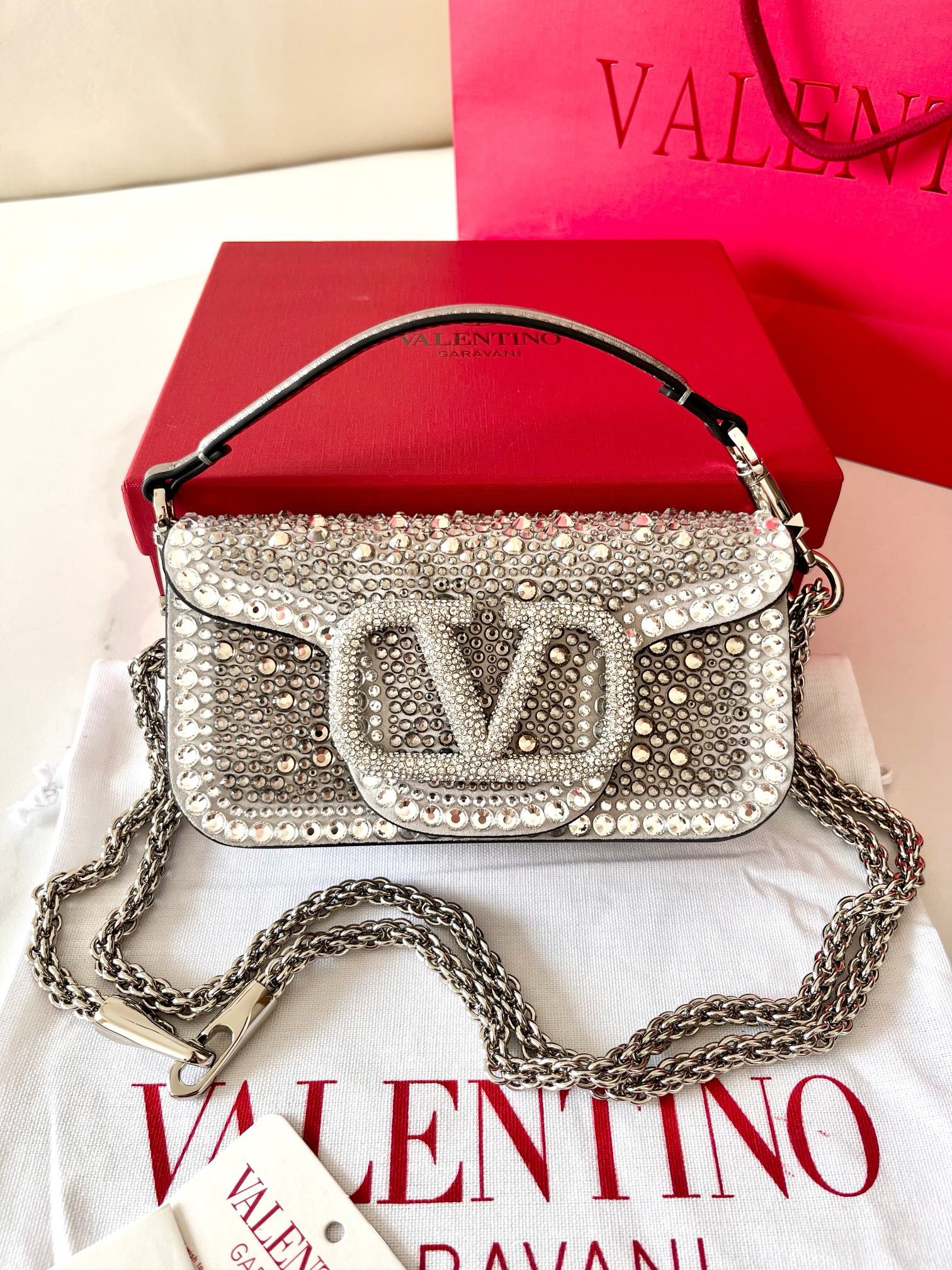 Сумка женская в стиле Valentino Loco со стразами серебристого цвета