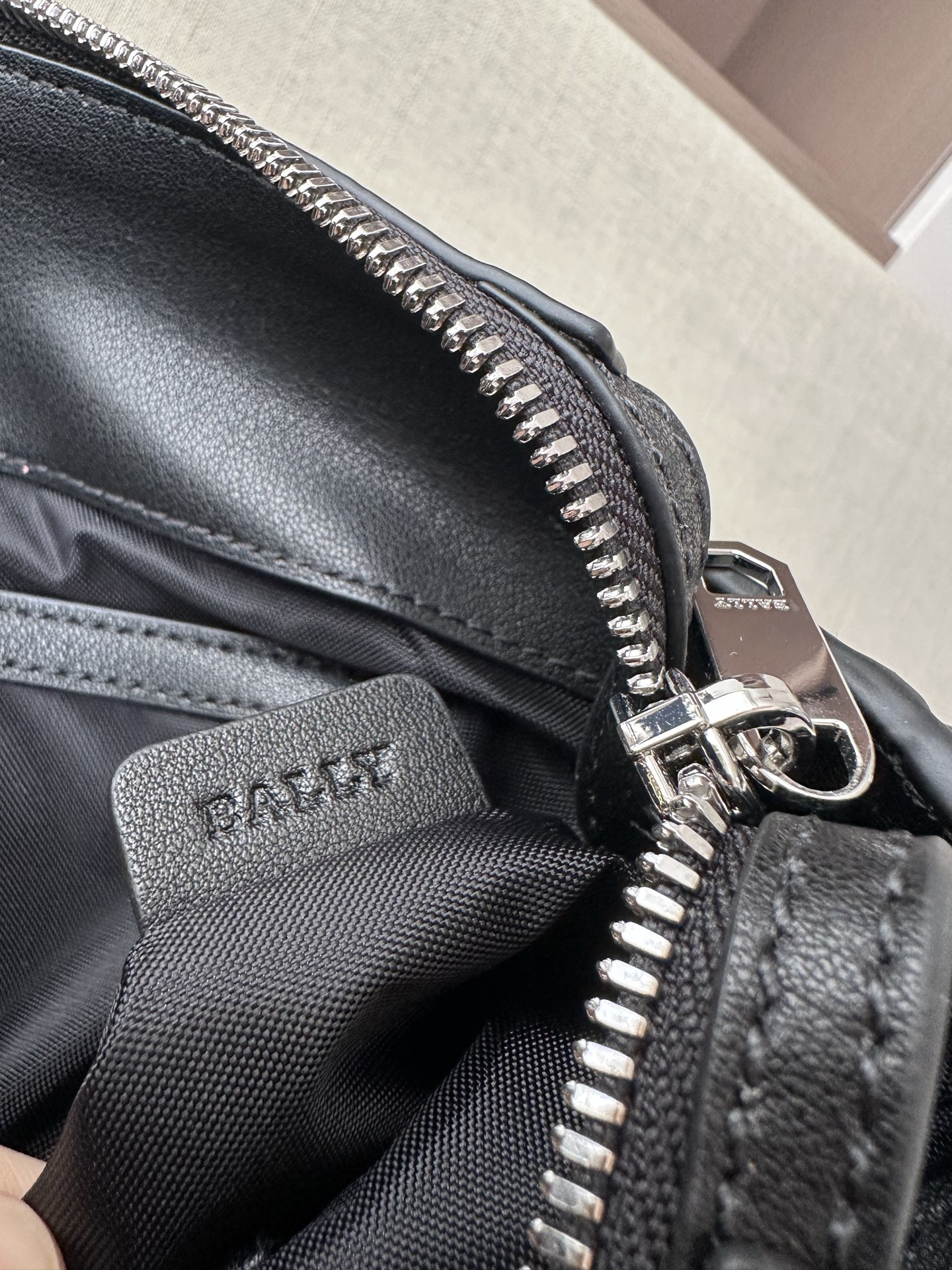 Сумка мужская для документов в стиле Bally из натуральной кожи