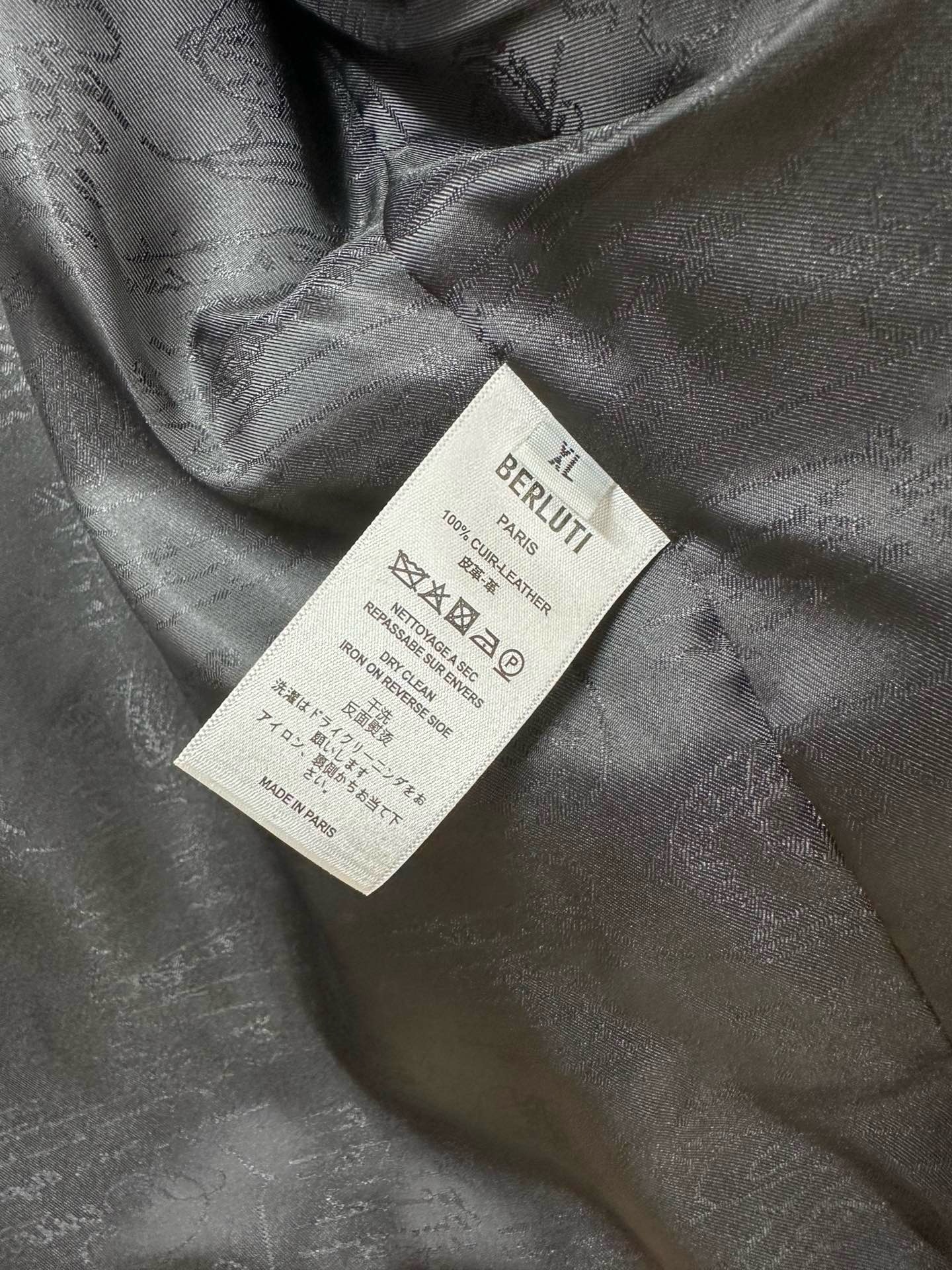 Куртка мужская Berluti коньячного цвета с винтажной обработкой