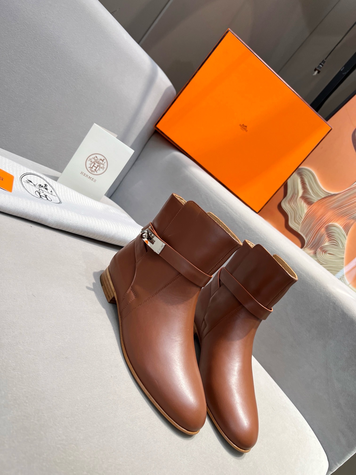 Ботильоны женские Hermès Kelsy коричневого цвета