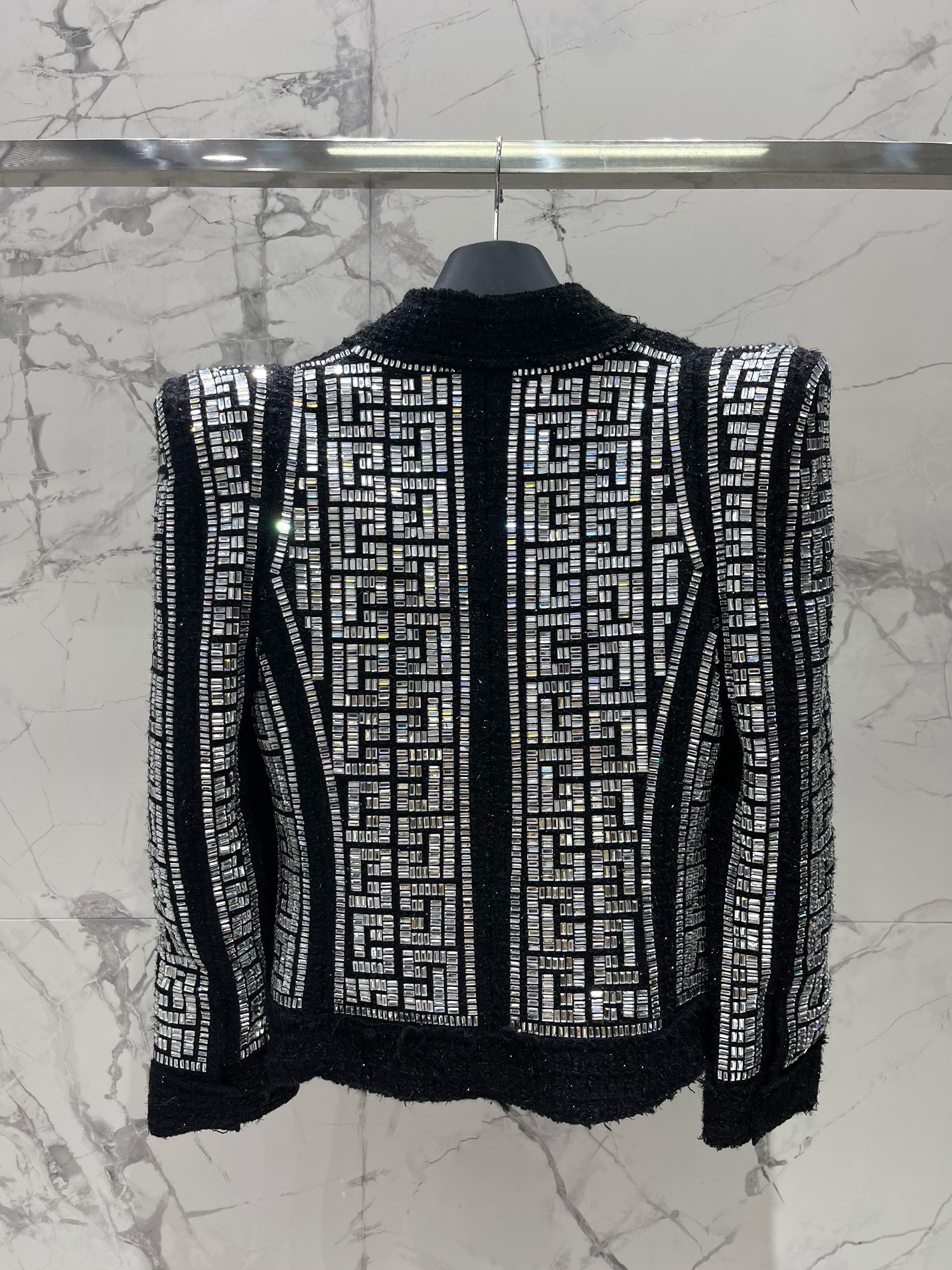 Жакет женский Balmain чёрного цвета