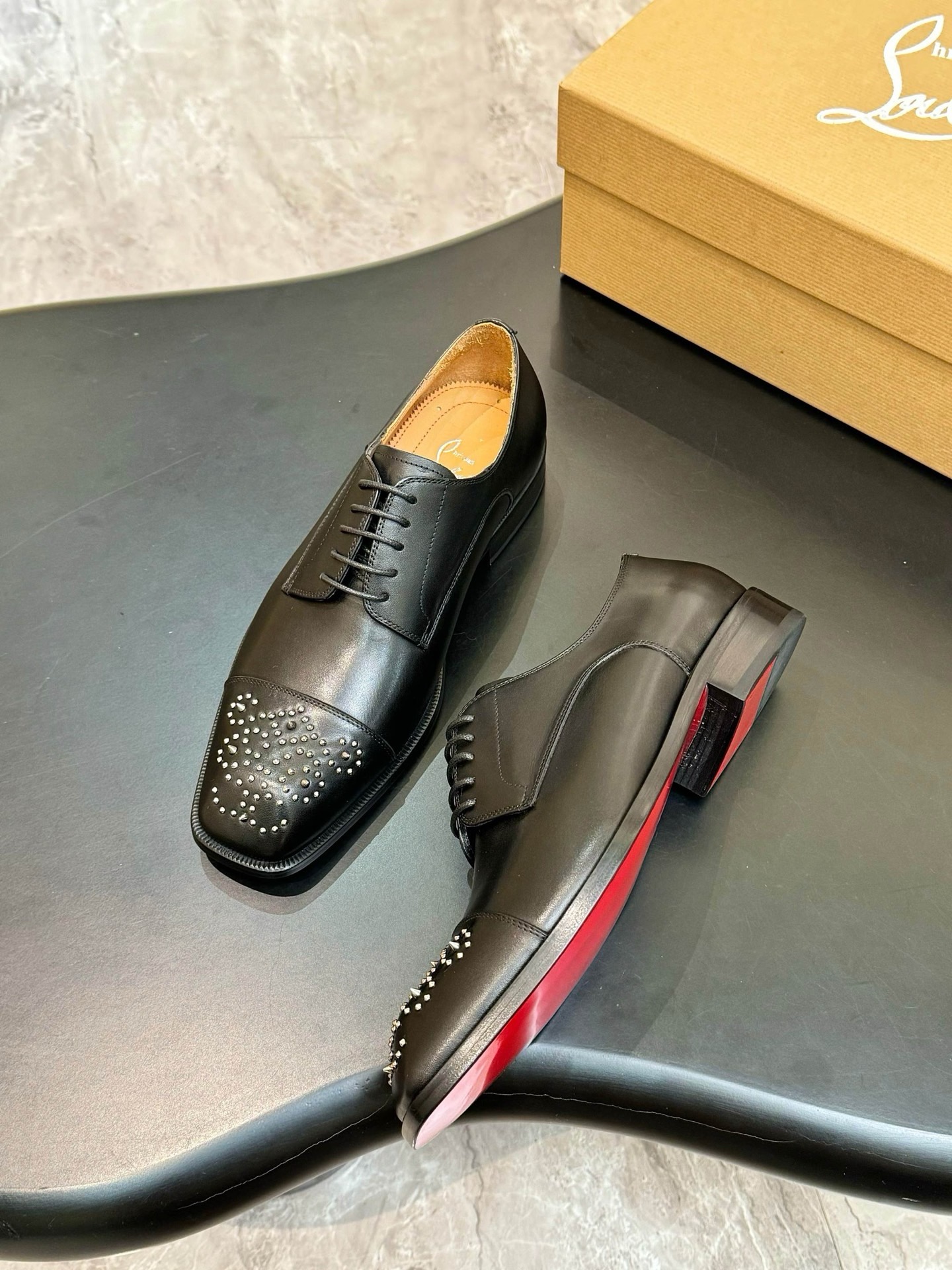 Туфли-дерби мужские Christian Louboutin Grave Derby чёрного цвета