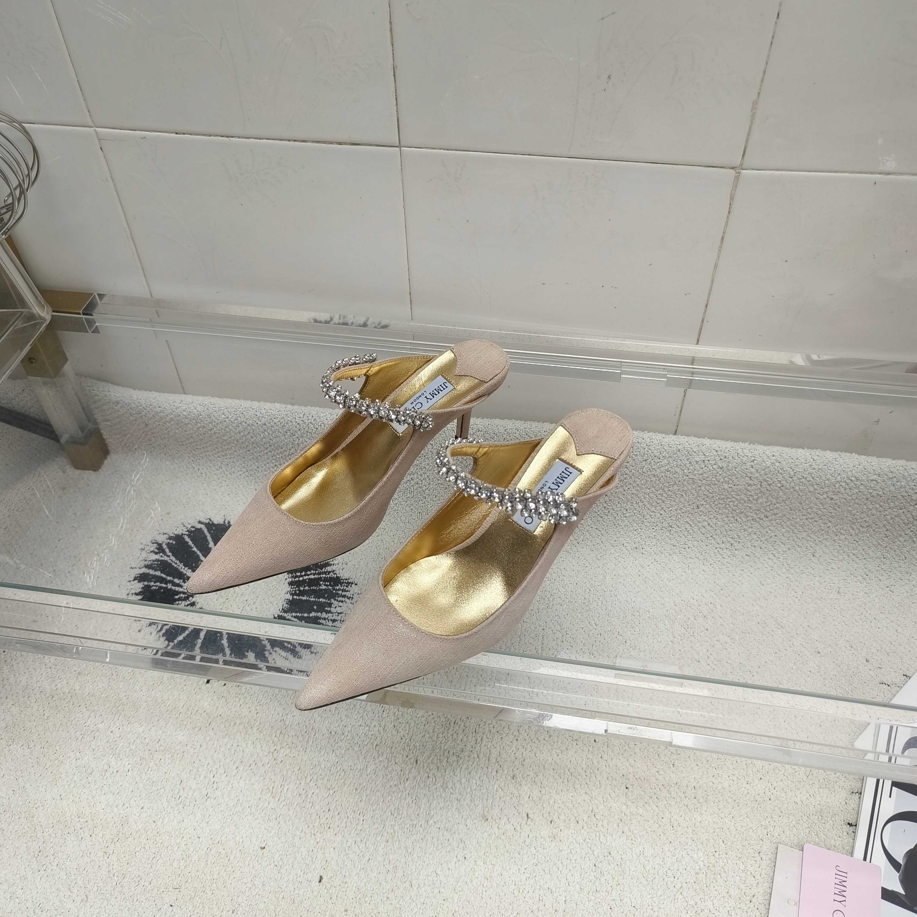 Мюли женские в стиле Jimmy Choo Bing Pump бежевого цвета