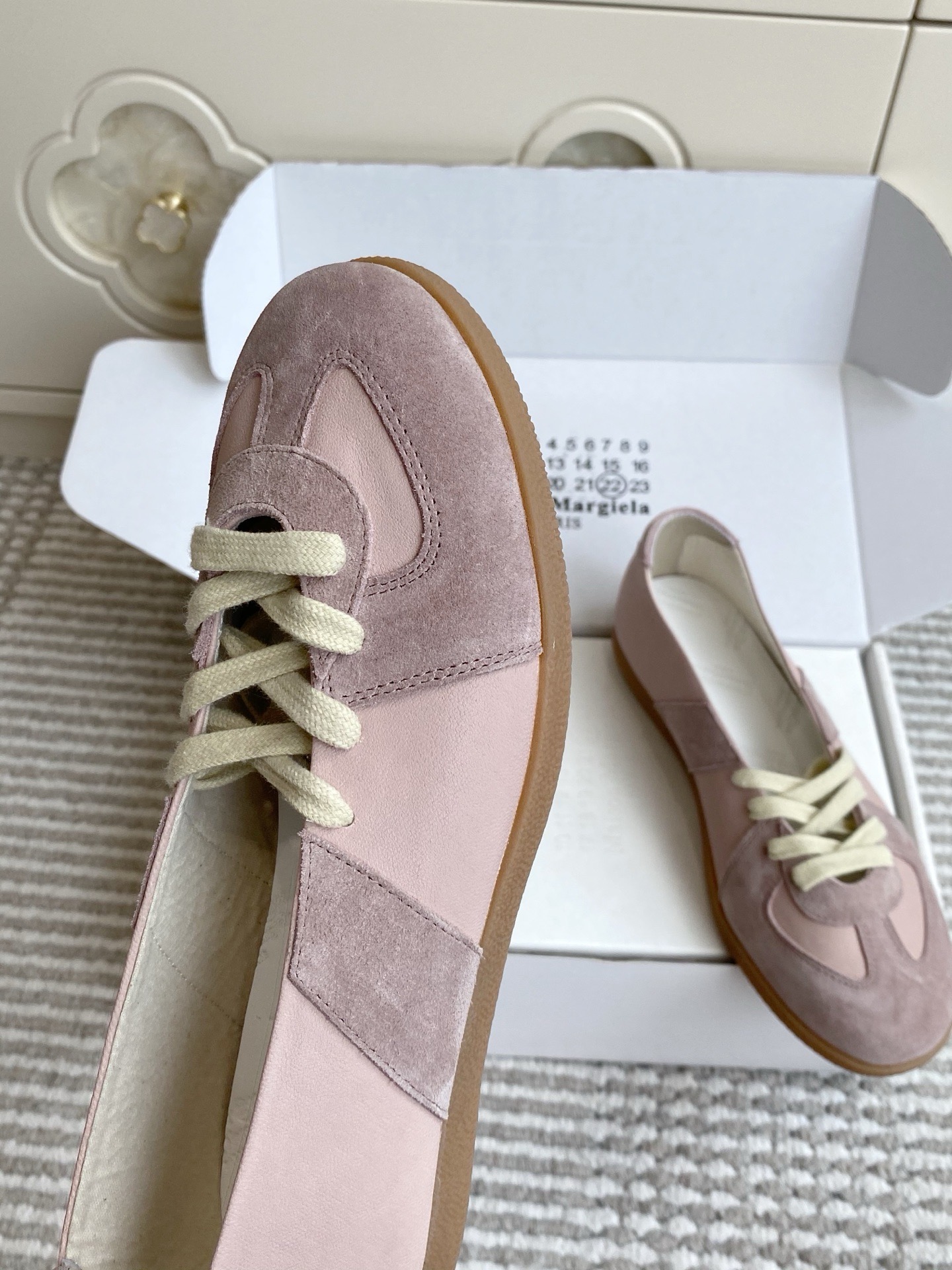 Кроссовки-балетки женские MM6 Maison Margiela розового цвета