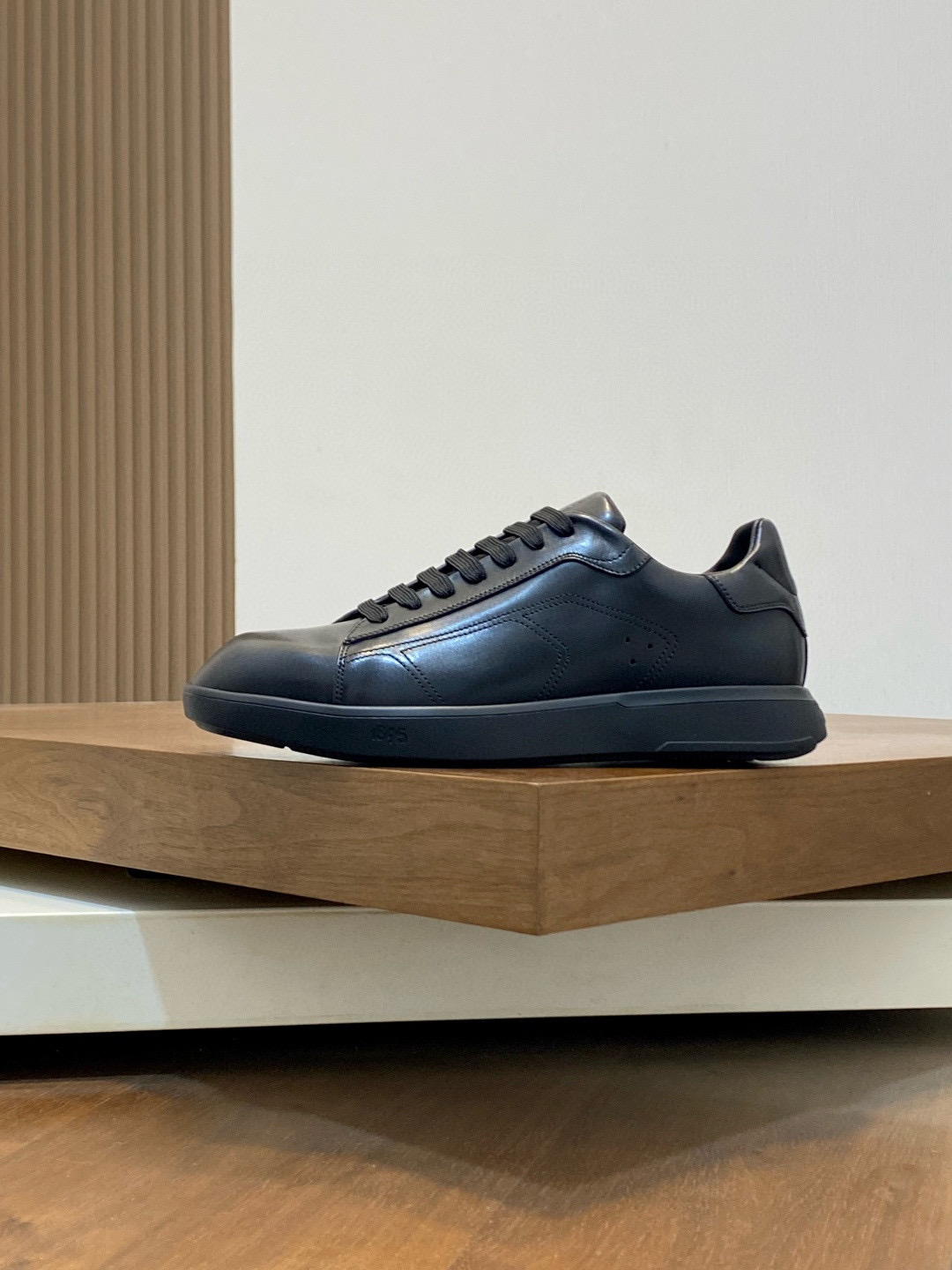 Кроссовки мужские в стиле Berluti из натуральной кожи чёрного цвета