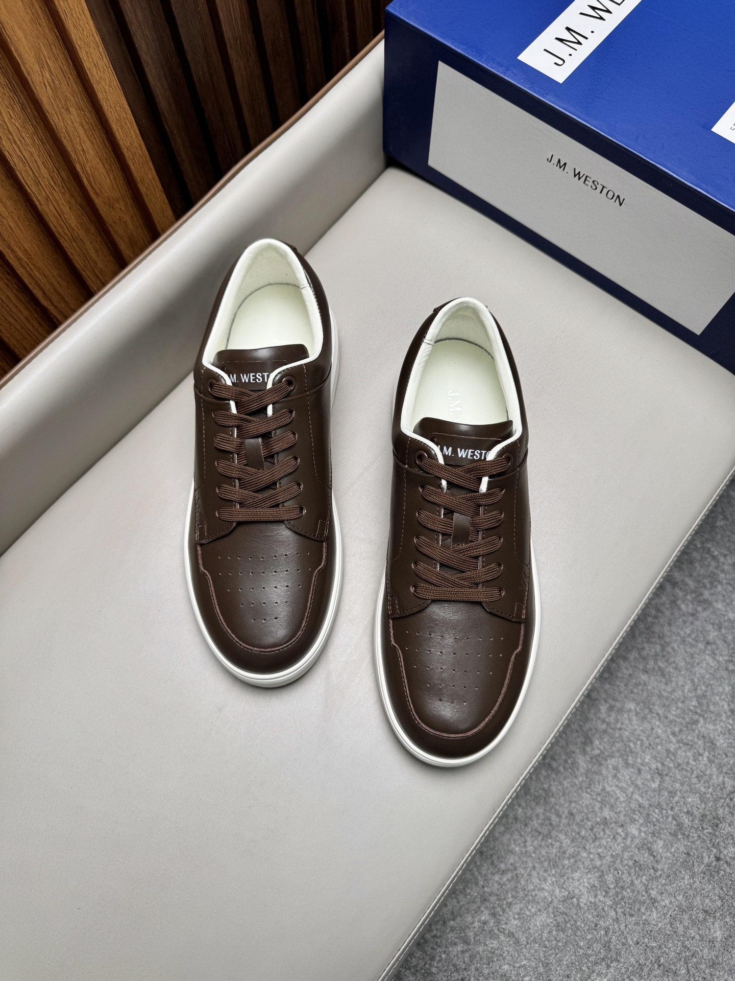 Кеды мужские в стиле J.M. Weston коричневого цвета