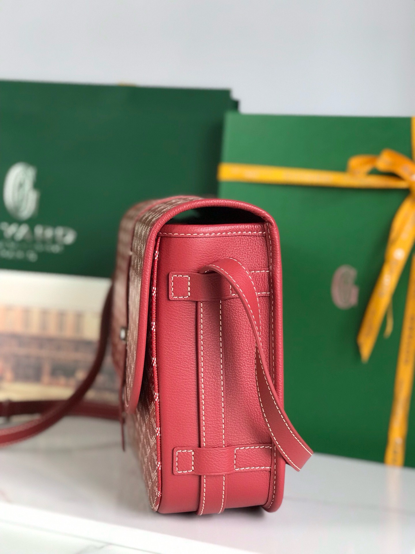Сумка женская Goyard Belvédère II красного цвета