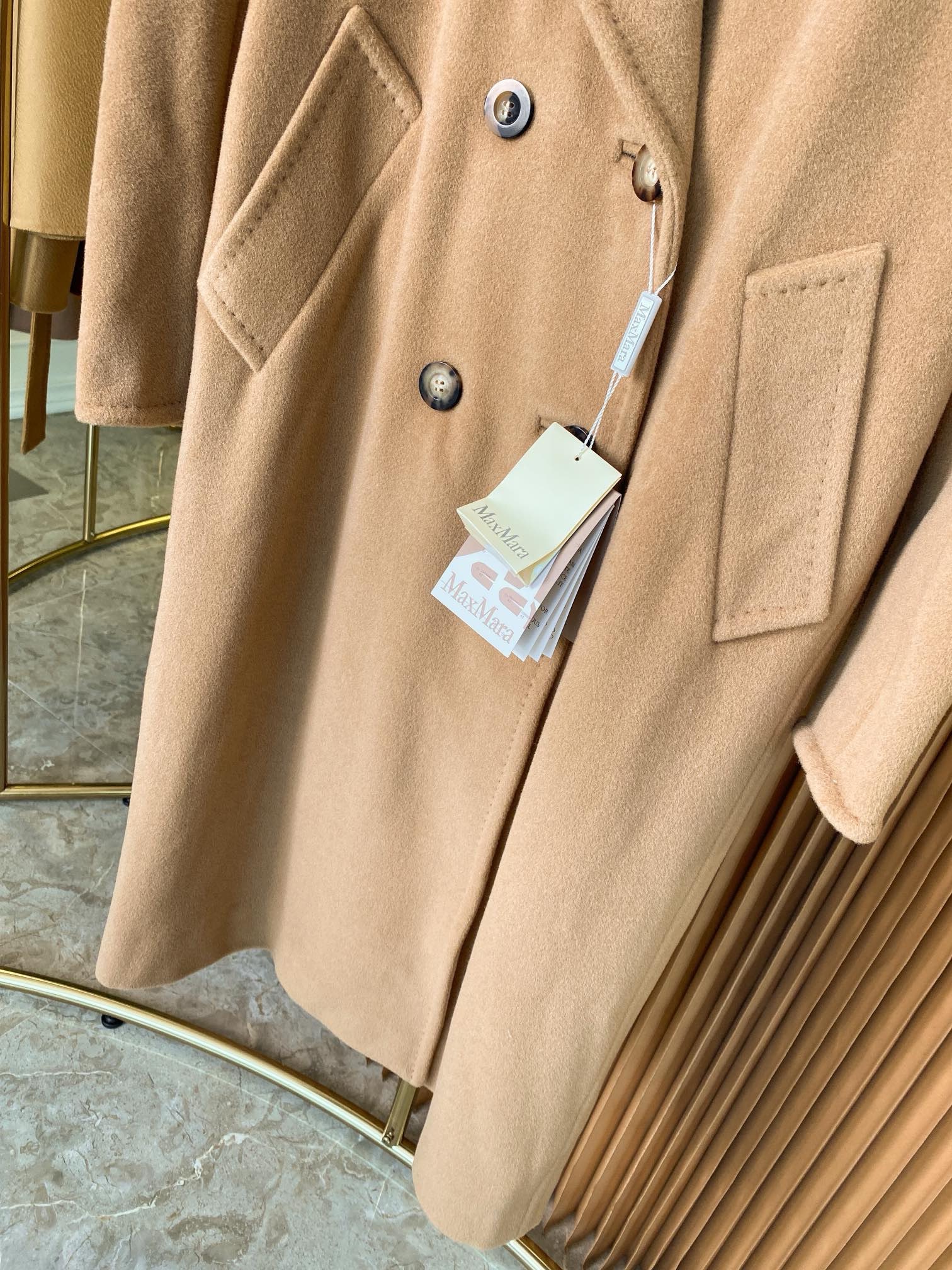 Пальто женское Max Mara 101801 Icon Coat светло-коричневого цвета