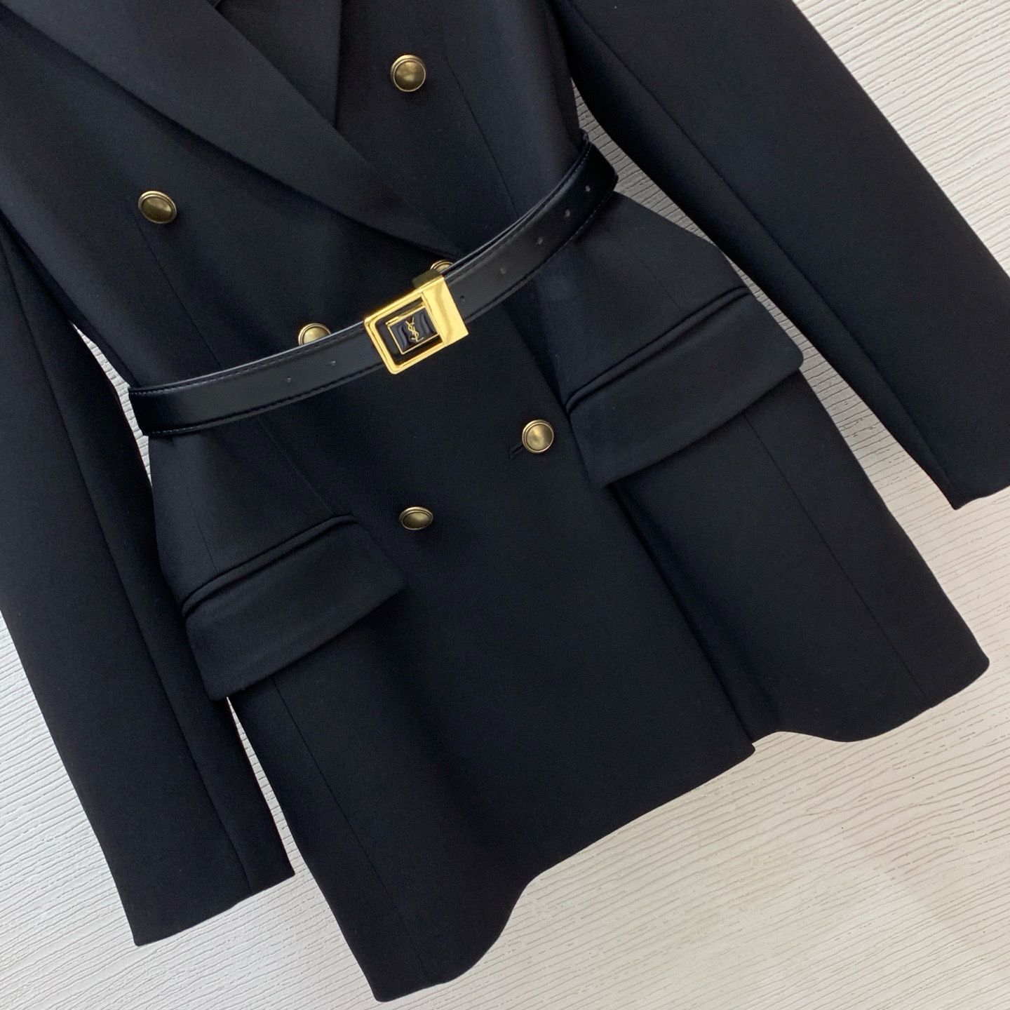 Пиджак женский Saint Laurent чёрного цвета