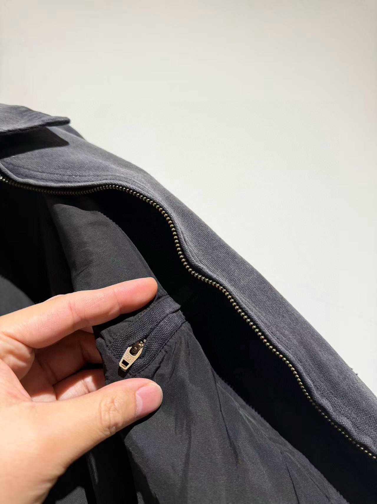 Куртка унисекс в стиле Project G/R x MMJ из плотного канваса чёрного цвета с эффектом состаривания