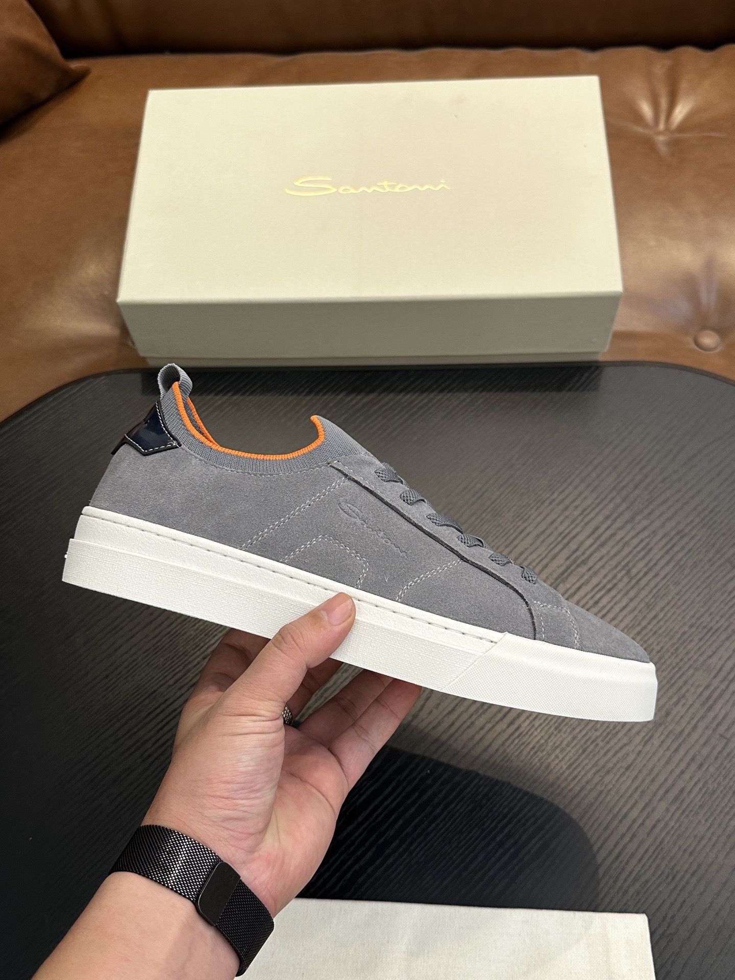 Кроссовки мужские в стиле Santoni из натуральной зернистой кожи серого цвета