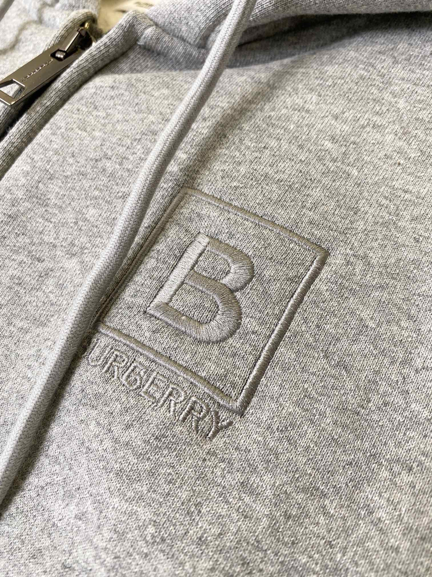 Худи унисекс в стиле Burberry из плотного футера с вышивкой серого цвета